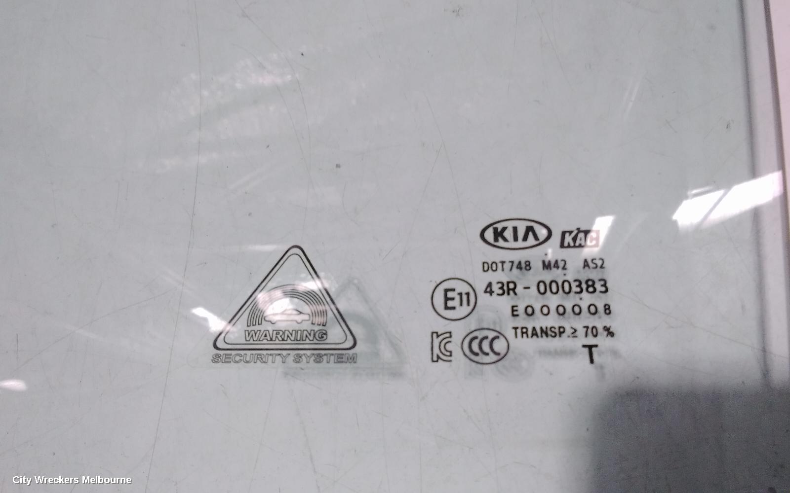 KIA CARNIVAL/GRAND CARNIVAL LEFT FRONT DOOR WINDOW, YP, 02/2015 - 10/2020 - Image 3