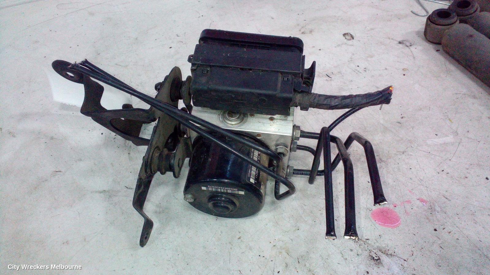 VOLKSWAGEN EOS ABS PUMP/MODULATOR, 1F, ON MOTOR P/N 1K0614517AF, ON MODULE P/N 1K0907379AC, 02/2007 - 04/2011 - Image 2