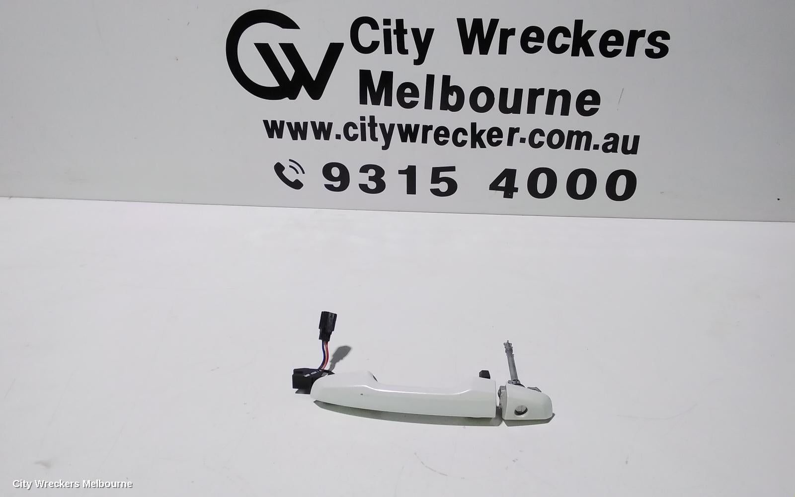 HONDA CRV DOOR HANDLE, OUTER, RH FRONT, COLOUR CODED, RW, 05/2017 ONWARDS - Image 1