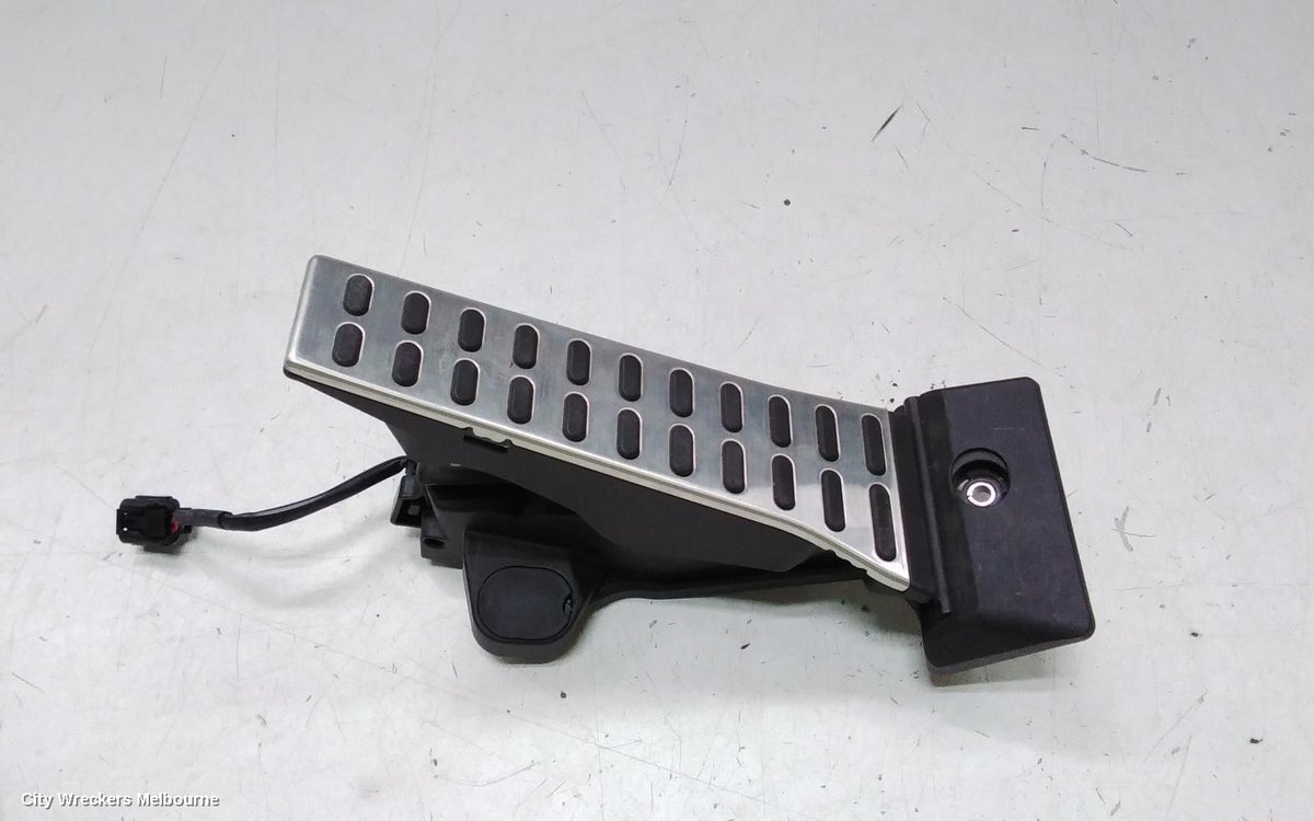 KIA SORENTO PEDAL ASSEMBLY, MQ4, ACCELERATOR PEDAL, CHROME, 02/2020 ONWARDS - Image 2