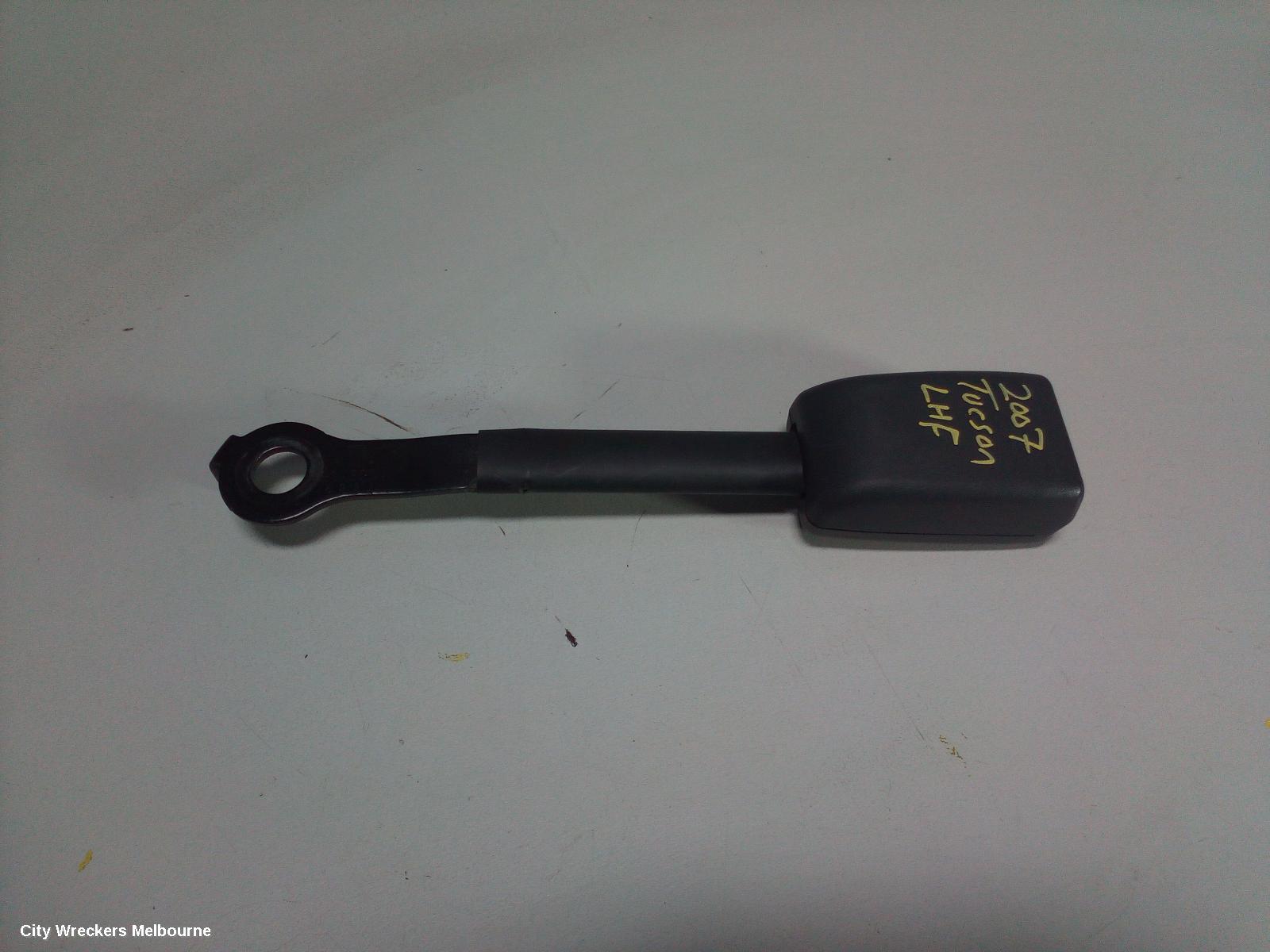 HYUNDAI TUCSON SEATBELT/STALK, LH FRONT, SEAT BELT STALK ONLY, NON PRETENSIONER TYPE, GREY, 08/2004 - 10/2008 - Image 1