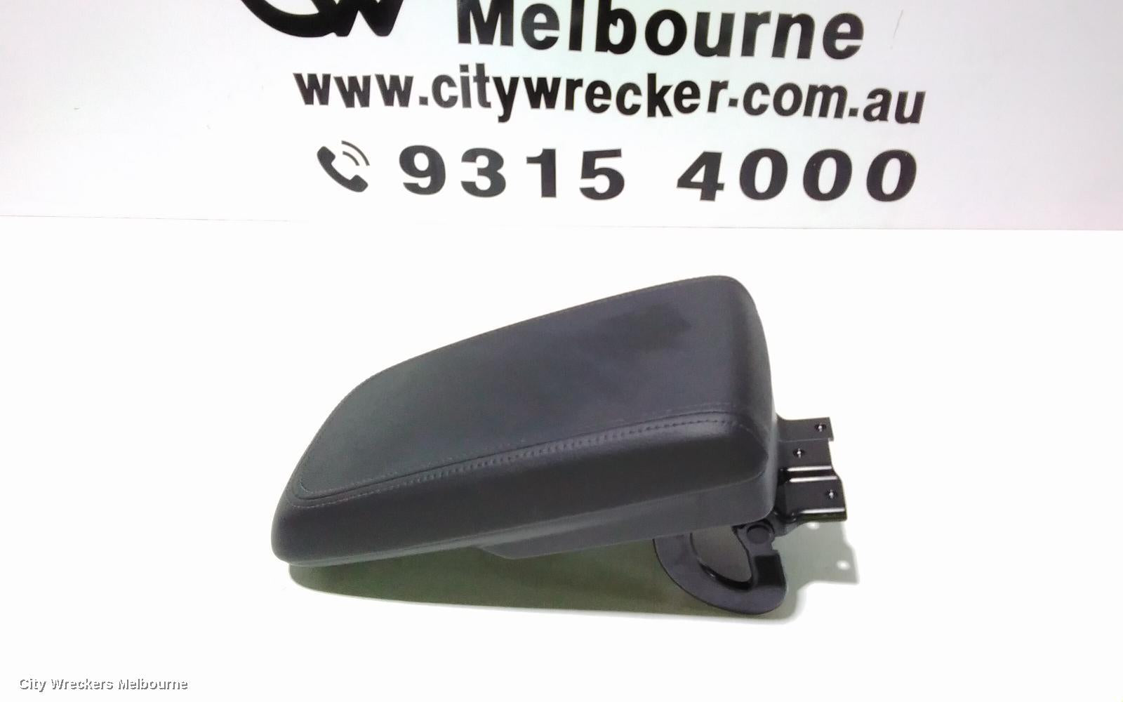 HOLDEN CAPTIVA CONSOLE, CG, LEATHER, BLACK, 01/2011 - 06/2018 - Image 3
