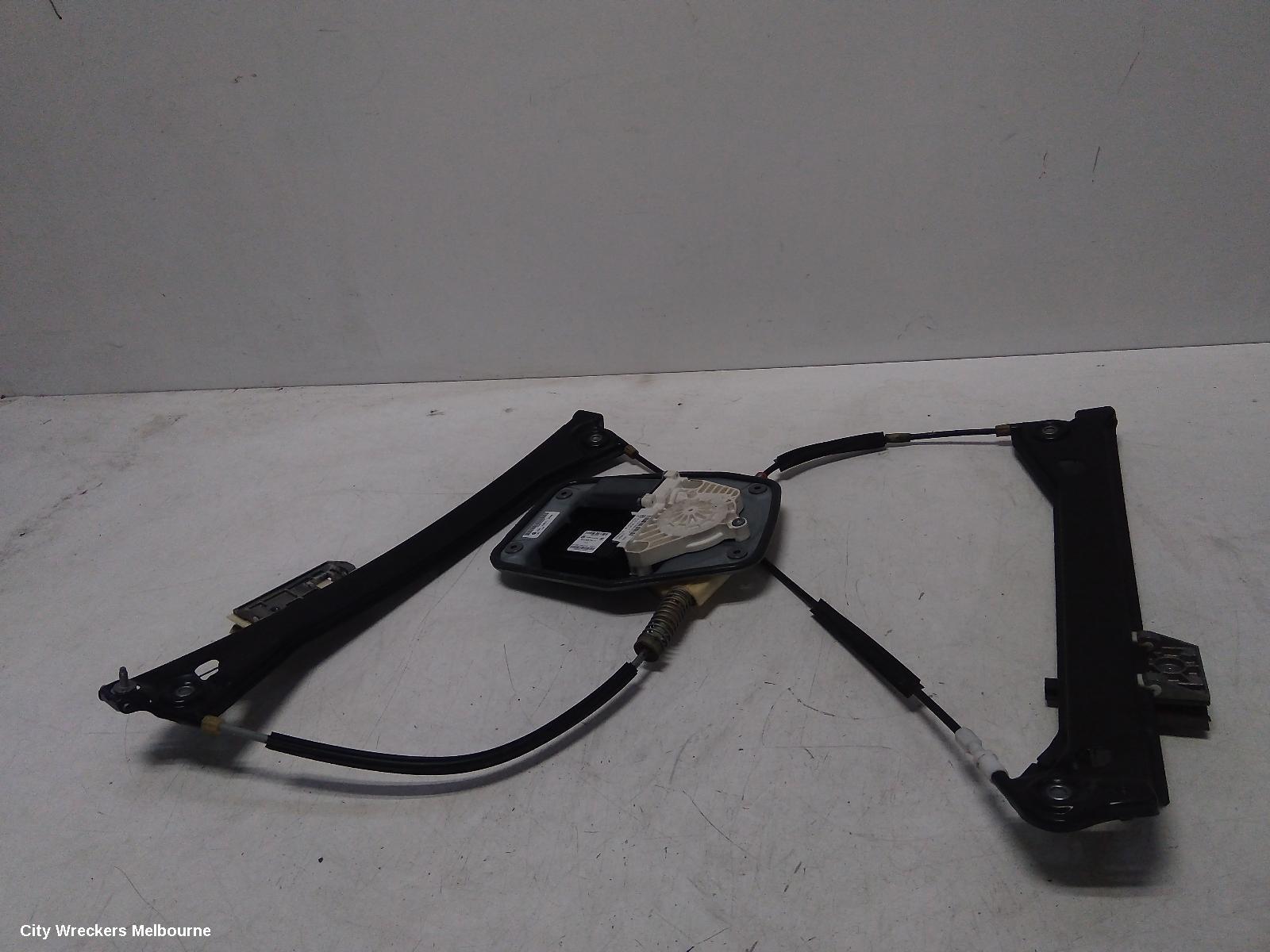 VOLKSWAGEN SCIROCCO RIGHT FRONT WINDOW REG/MOTOR, 1S, 12/2008 - 12/2017 - Image 2