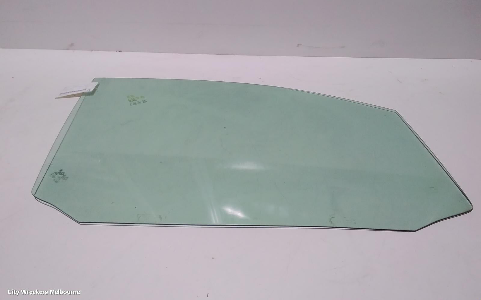 VOLKSWAGEN CADDY RIGHT FRONT DOOR WINDOW, 2KN, 12/2015 - 02/2021 - Image 1