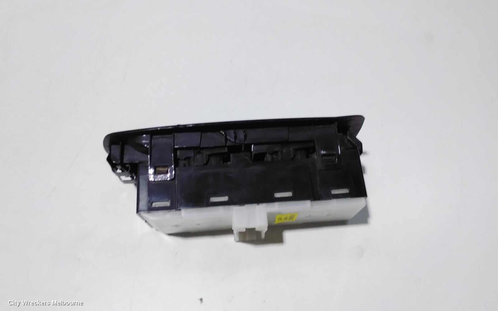 RENAULT KALEOS PWR DR WIND SWITCH, RH FRONT (MASTER SWITCH), H45, 07/2011 - 04/2016 - Image 3