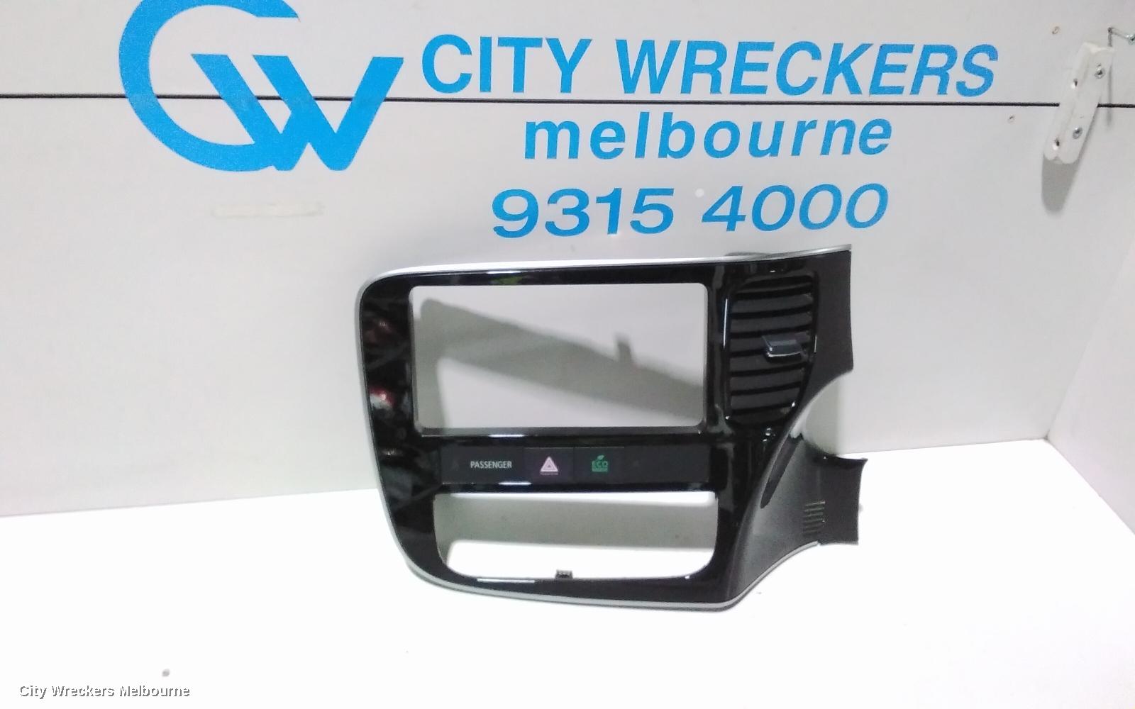 MITSUBISHI OUTLANDER, ZK, 04/2015 - 07/2021, FACIA: 78405 - Image 1