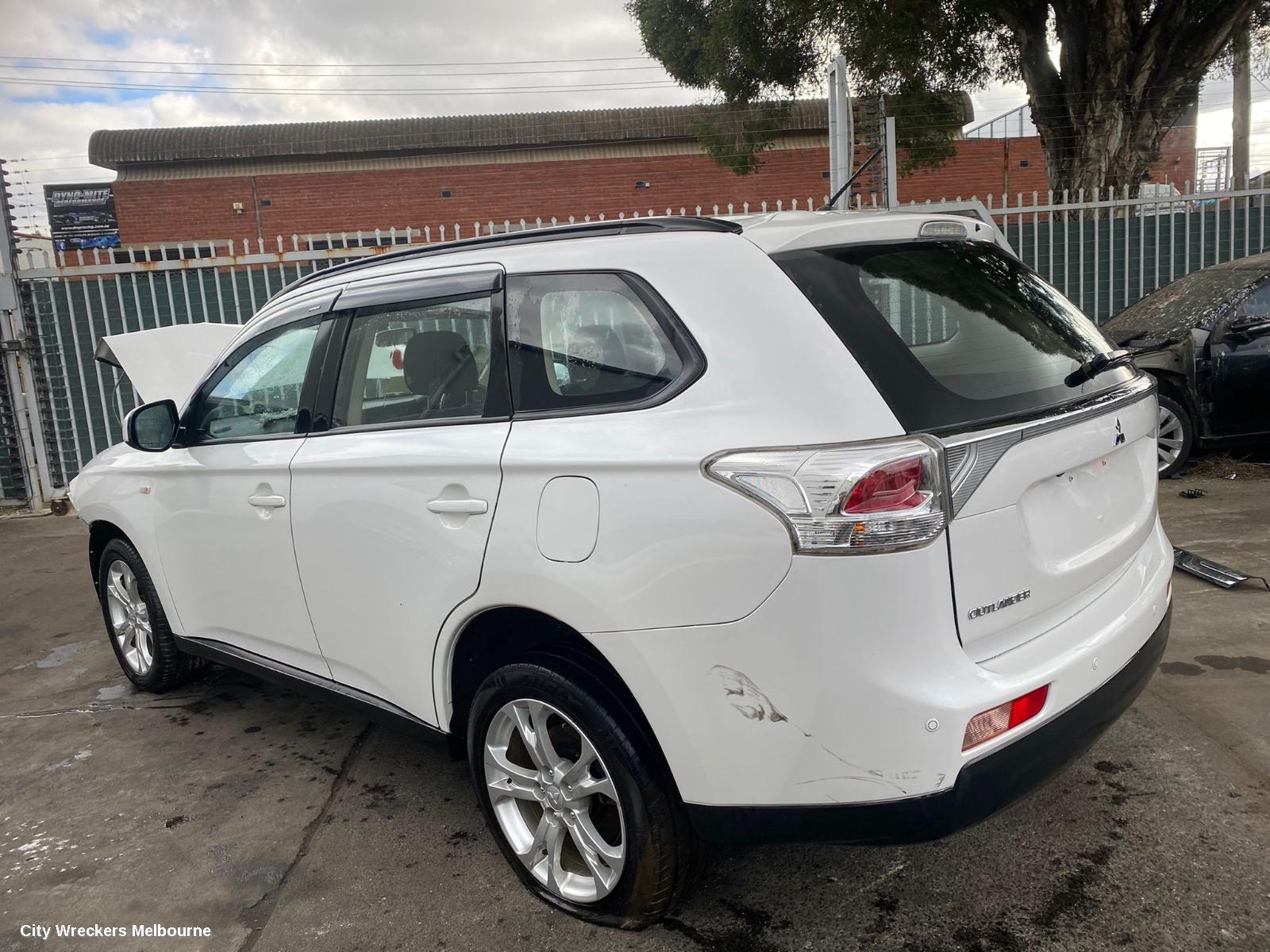 MITSUBISHI OUTLANDER LEFT REAR DOOR/SLIDING, ZJ, 10/2012 - 03/2015 - Image 2