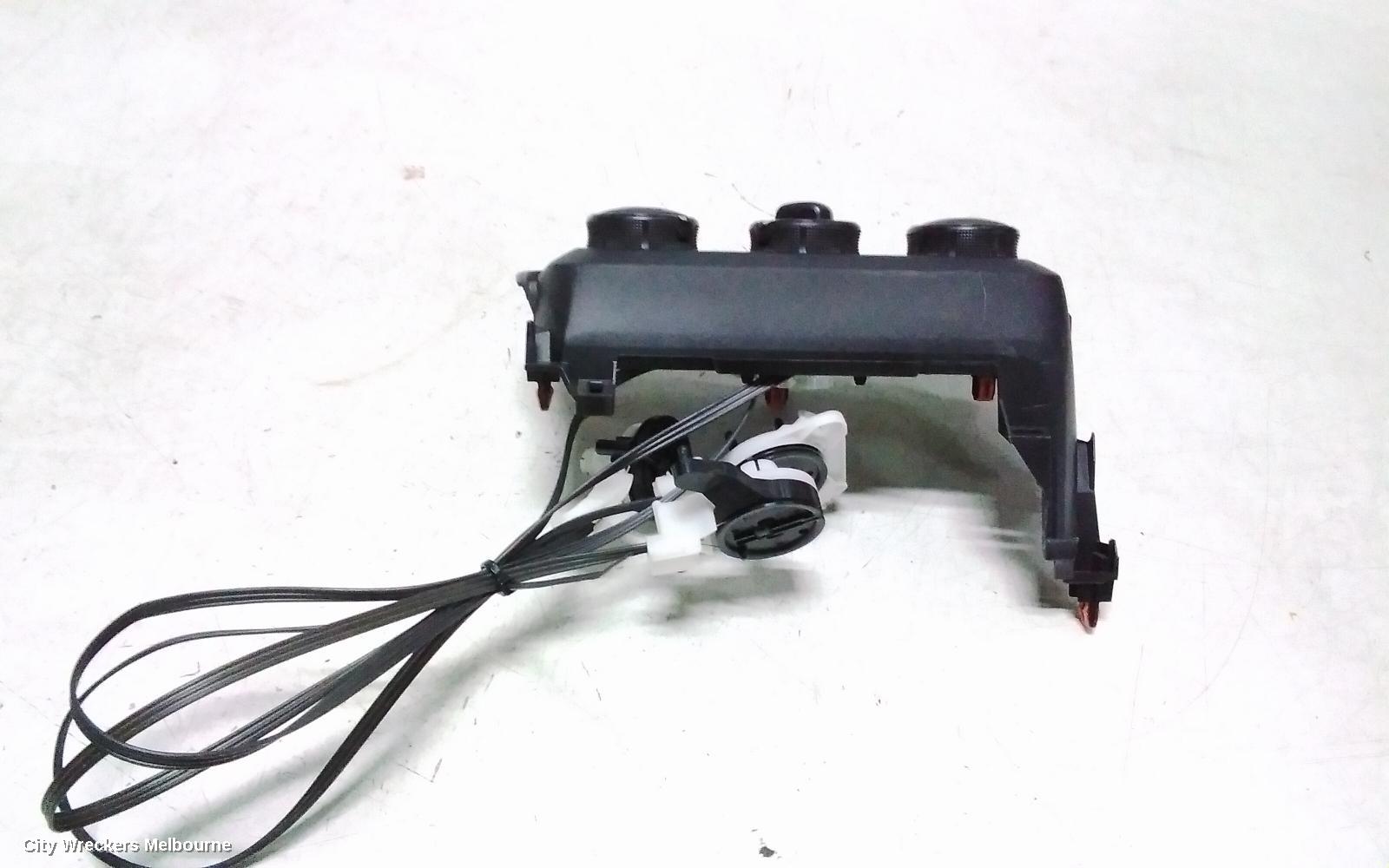 TOYOTA YARIS HEATER/AC CONTROLS, XP210 SERIES, W/ MANUAL AIR CONDITIONING TYPE, 04/2020 ONWARDS - Image 3