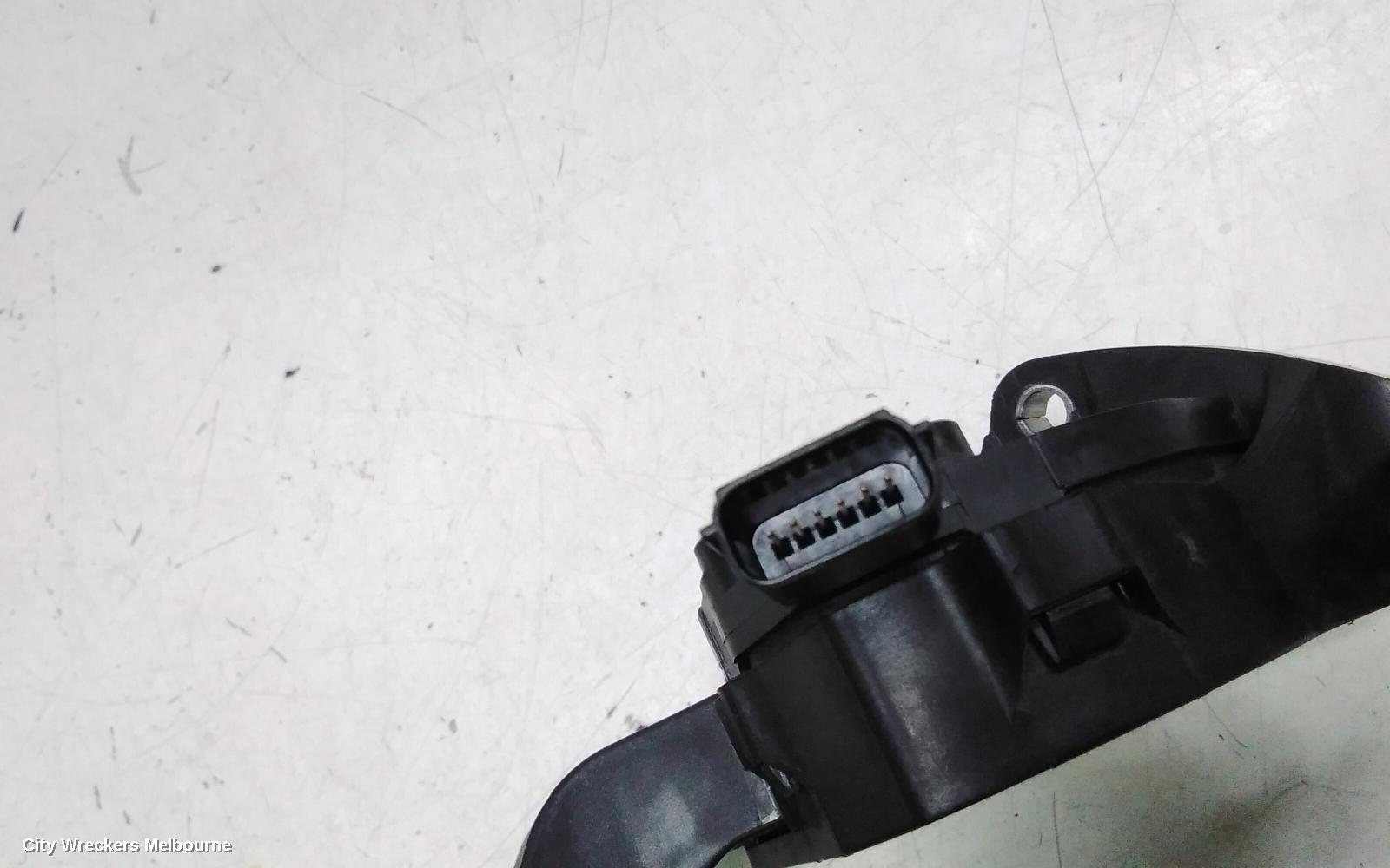 LAND ROVER DISCOVERY SPORT PEDAL ASSEMBLY, L550, ACCELERATOR PEDAL, NON CHROME COVER TYPE, 01/2015 ONWARDS - Image 3