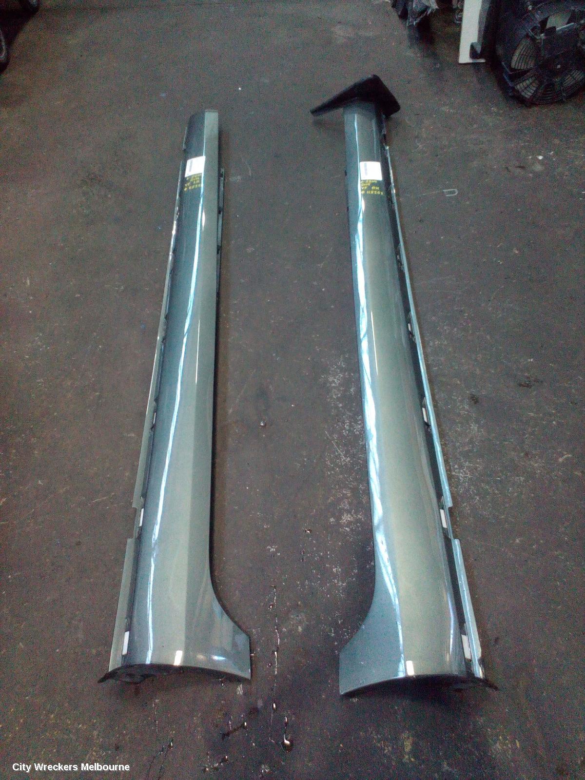 HOLDEN COMMODORE SIDE STEP/SKIRT, VF, ASSY, SEDAN, EVOKE/INTERNATIONAL/CALAIS, 05/2013 - 12/2017 - Image 3