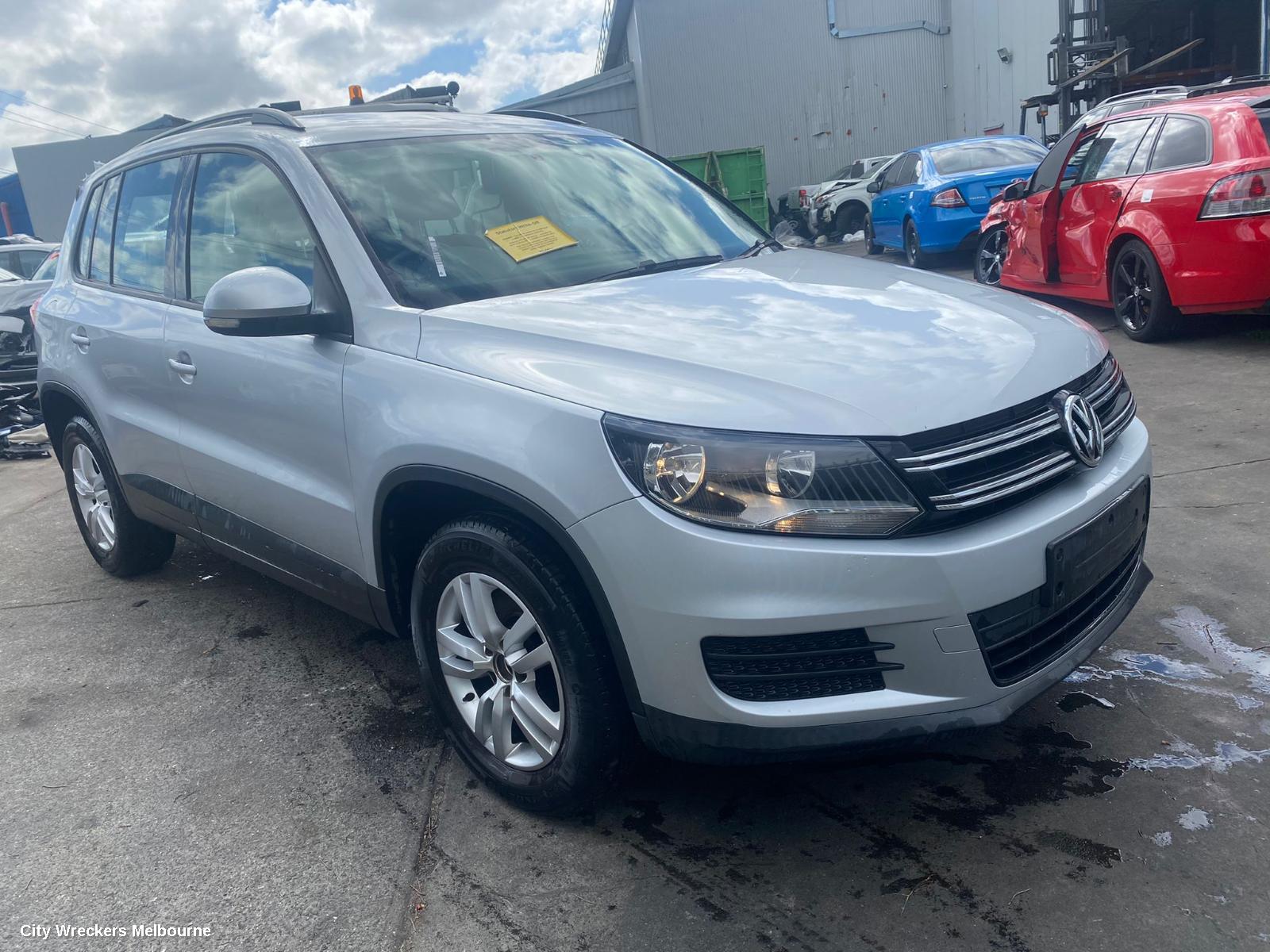 VOLKSWAGEN TIGUAN RIGHT REAR DOOR, 5N, 05/2008 - 08/2016 - Image 3