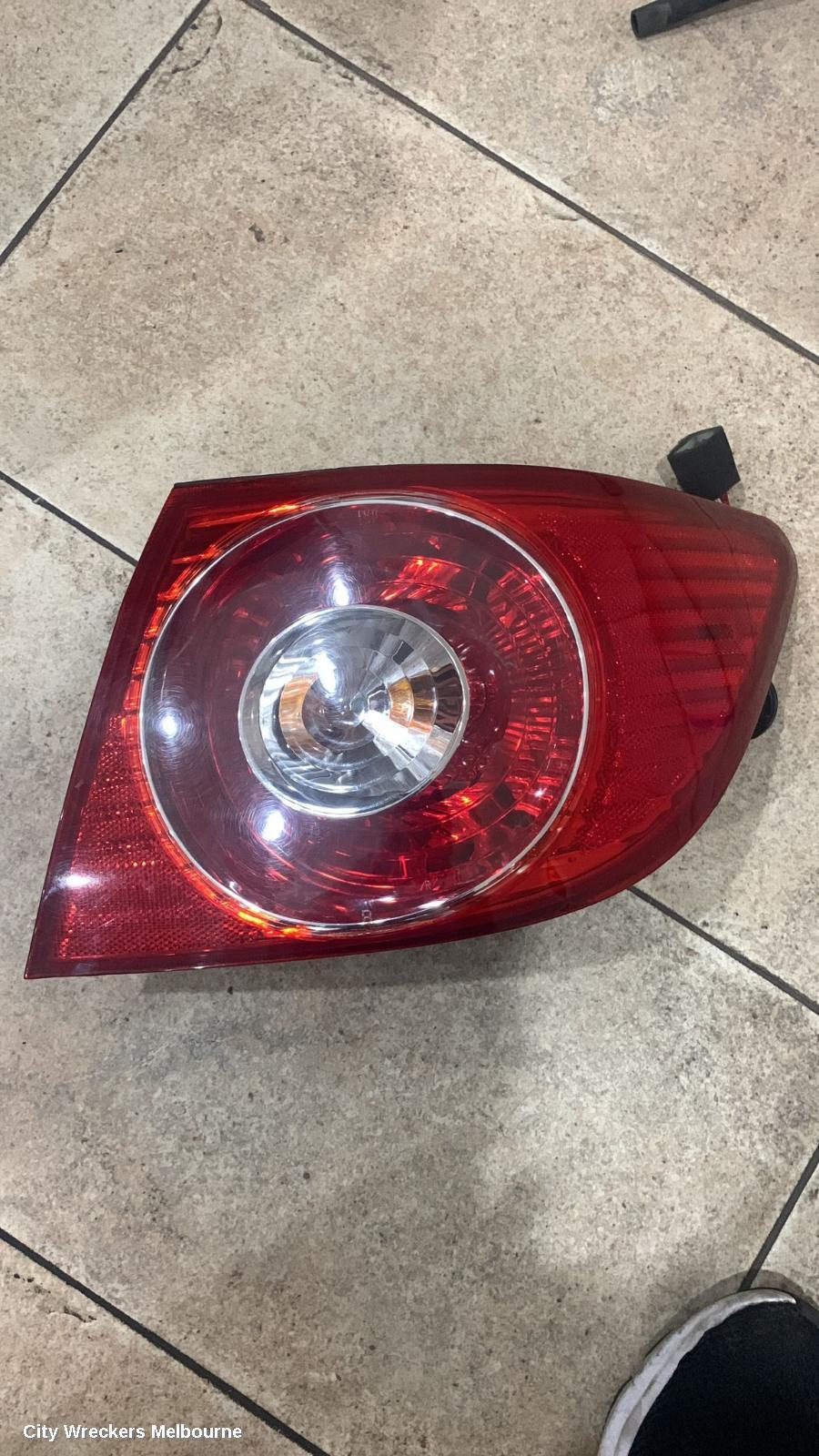 HOLDEN EPICA RIGHT TAILLIGHT, EP, 02/2007 - 07/2008 - Image 2