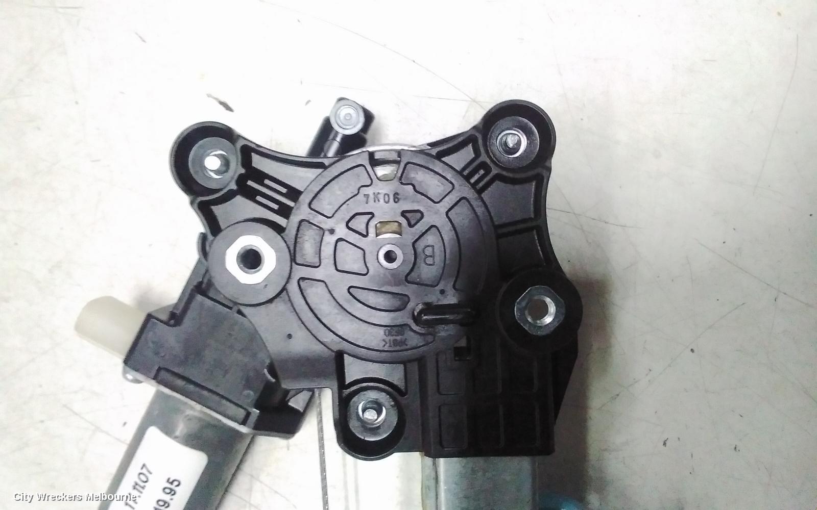SUZUKI SWIFT RIGHT FRONT WINDOW REG/MOTOR, AZ, 04/2017 - 03/2025 - Image 2