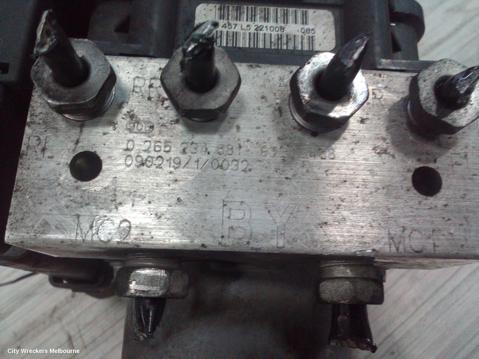 HOLDEN COMMODORE ABS PUMP/MODULATOR, VE, W/ TRACTION CONTROL TYPE, 08/2006 - 08/2010 - Image 3