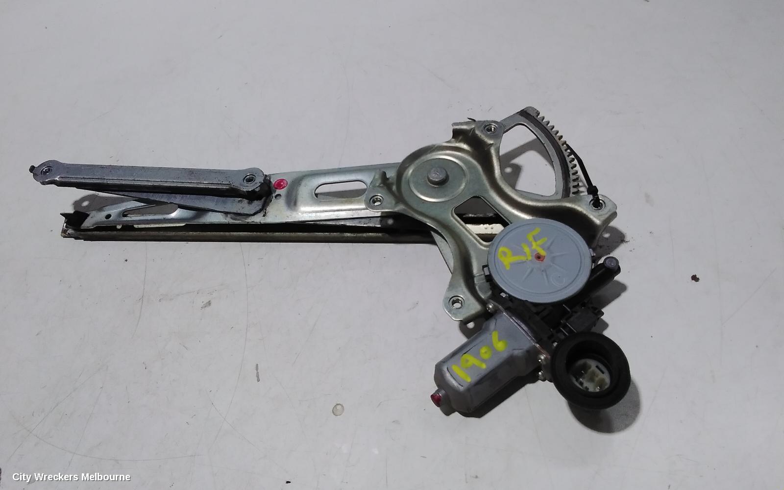 TOYOTA YARIS RIGHT FRONT WINDOW REG/MOTOR, NCP9#, 3DR/5DR HATCH, 10/2005 - 07/2011 - Image 1