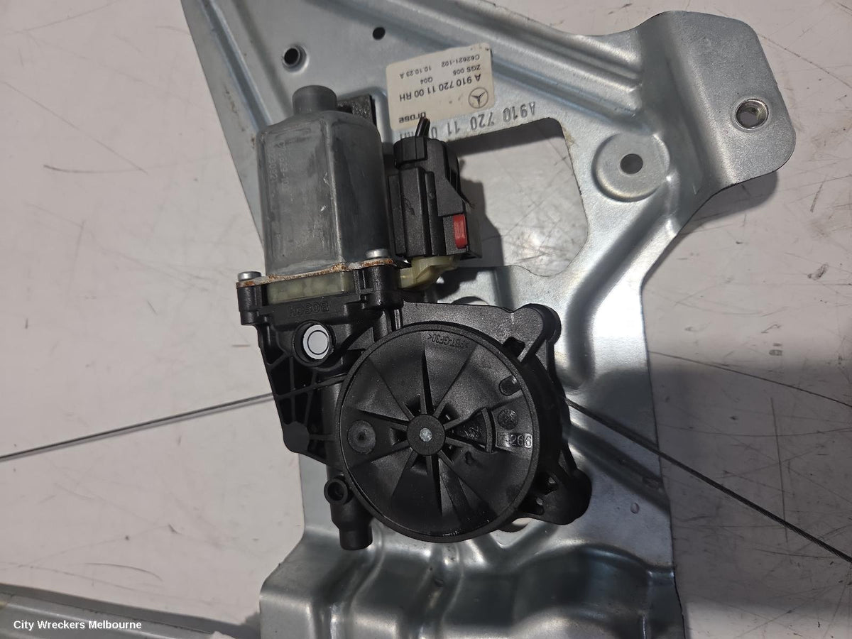 MERCEDES SPRINTER RIGHT FRONT WINDOW REG/MOTOR, VS30, 05/2018 ONWARDS - Image 2