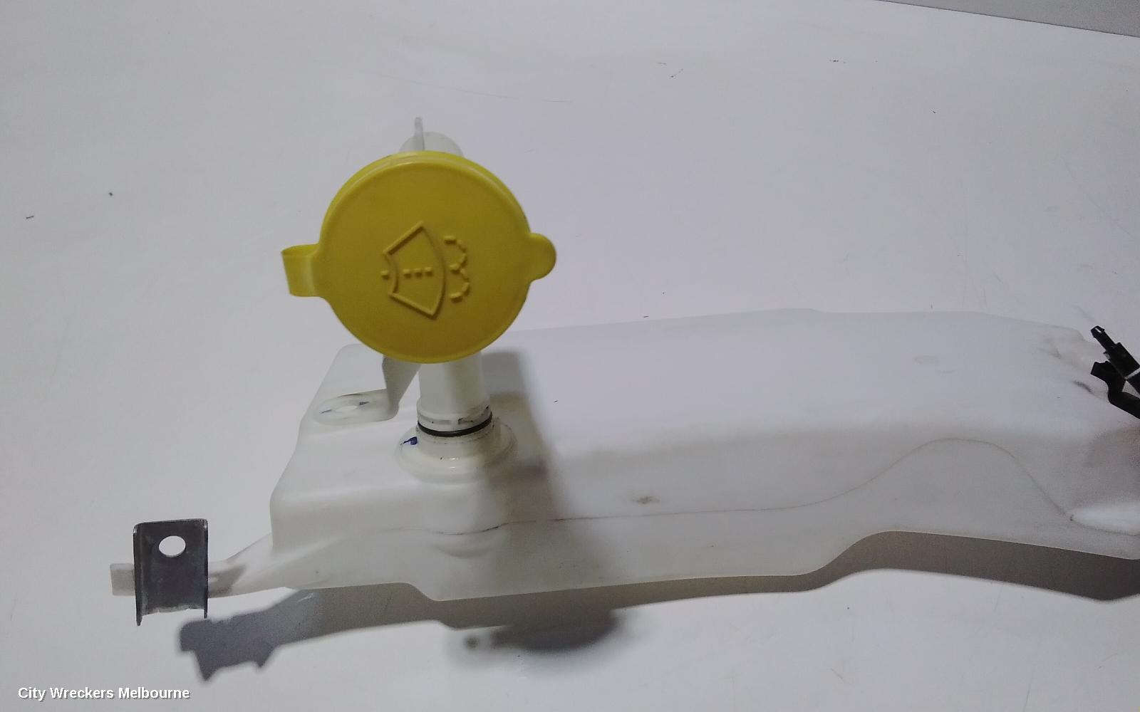 HOLDEN COLORADO WASHER BOTTLE, RG/RG 7, 01/2012 - 12/2020 - Image 2