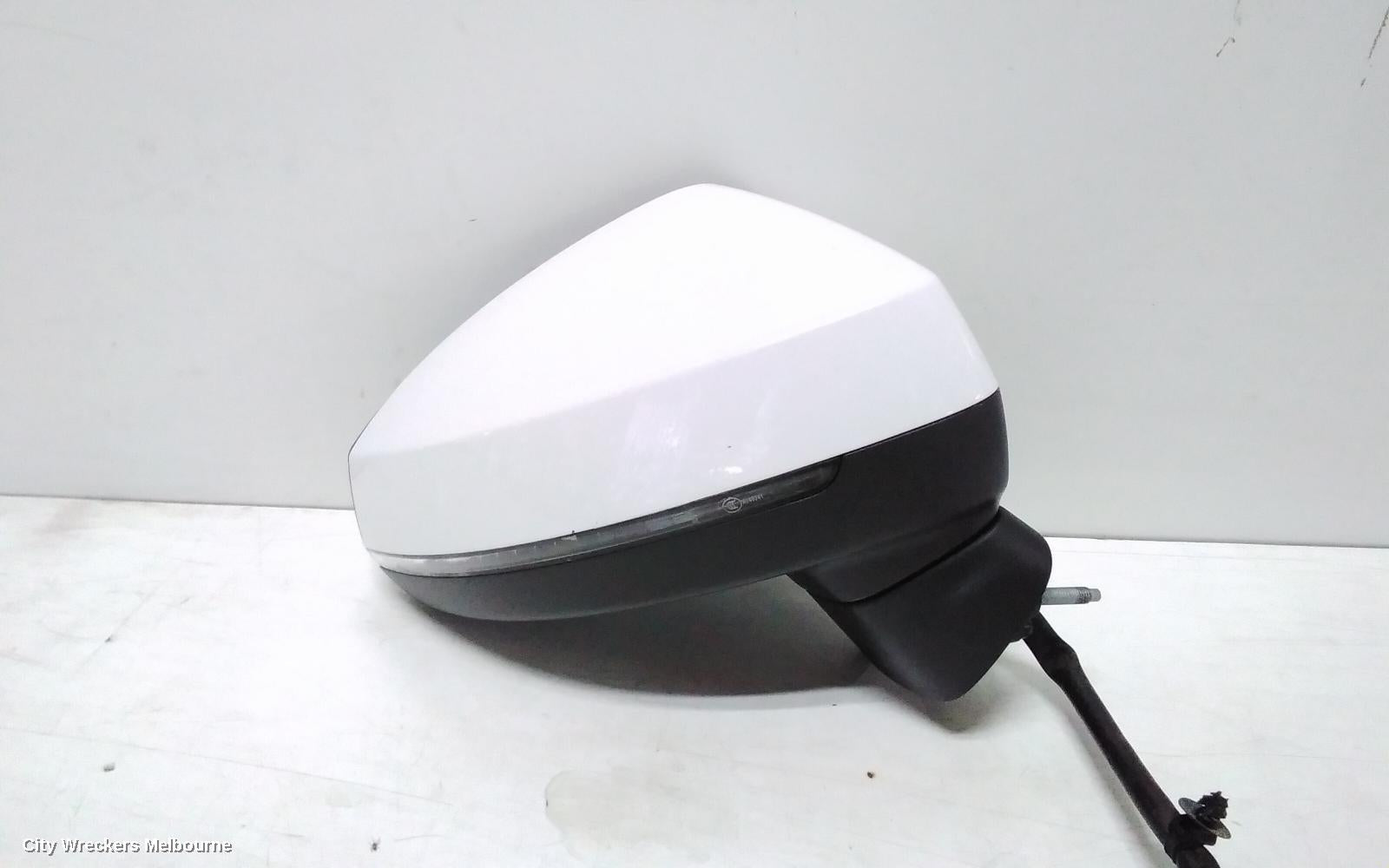 AUDI A3 RIGHT DOOR MIRROR, 8V, A3, SEDAN, MANUAL FOLD, W/ LANE CHANGE ASSIST TYPE (6XC/7Y5), 05/2016 - 10/2020 - Image 2
