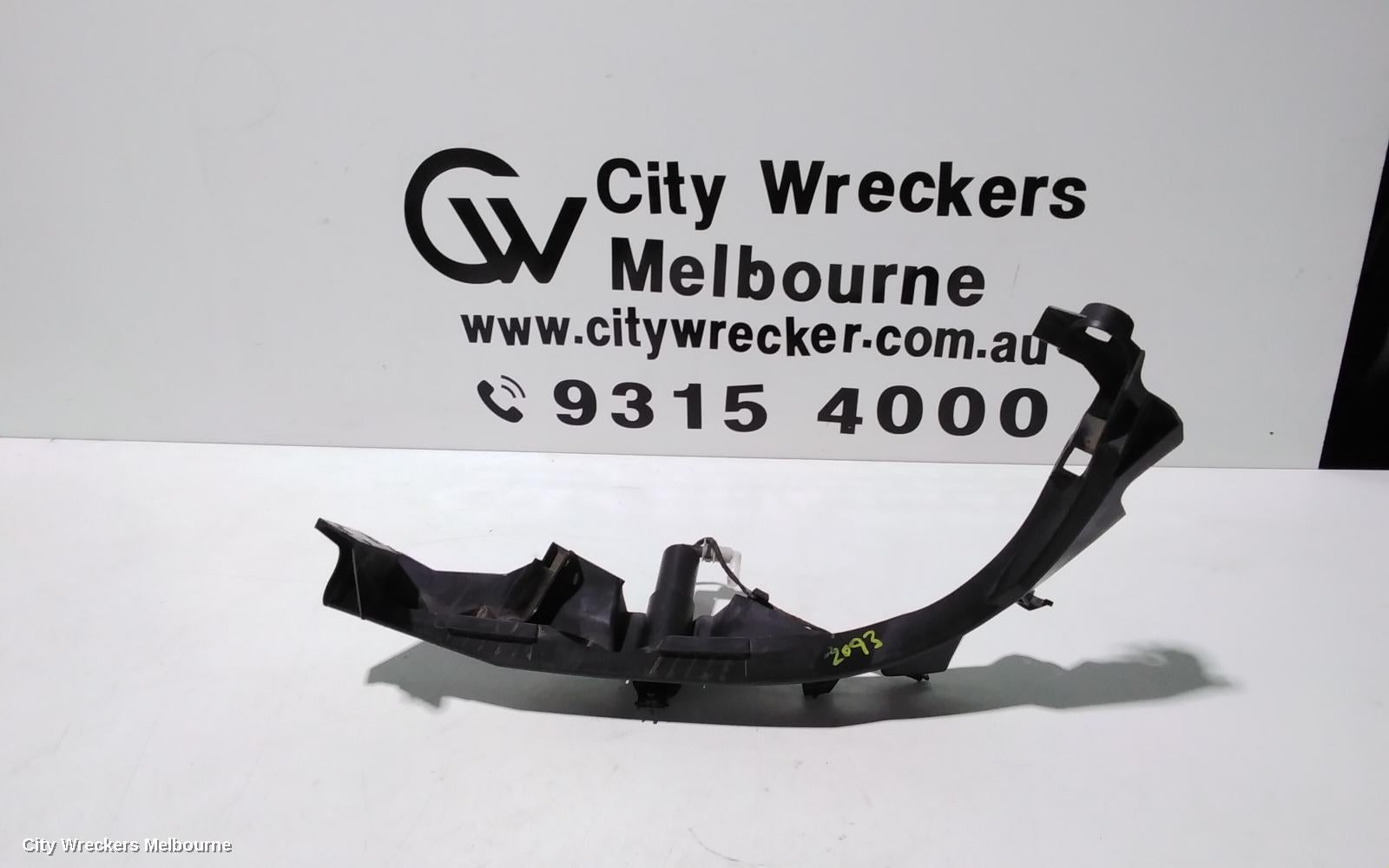 BMW 3 SERIES, E90, SEDAN, 03/2005 - 12/2013, LEFT HEADLIGHT BROKETS WITH WASHER JET: 104074 - Image 1