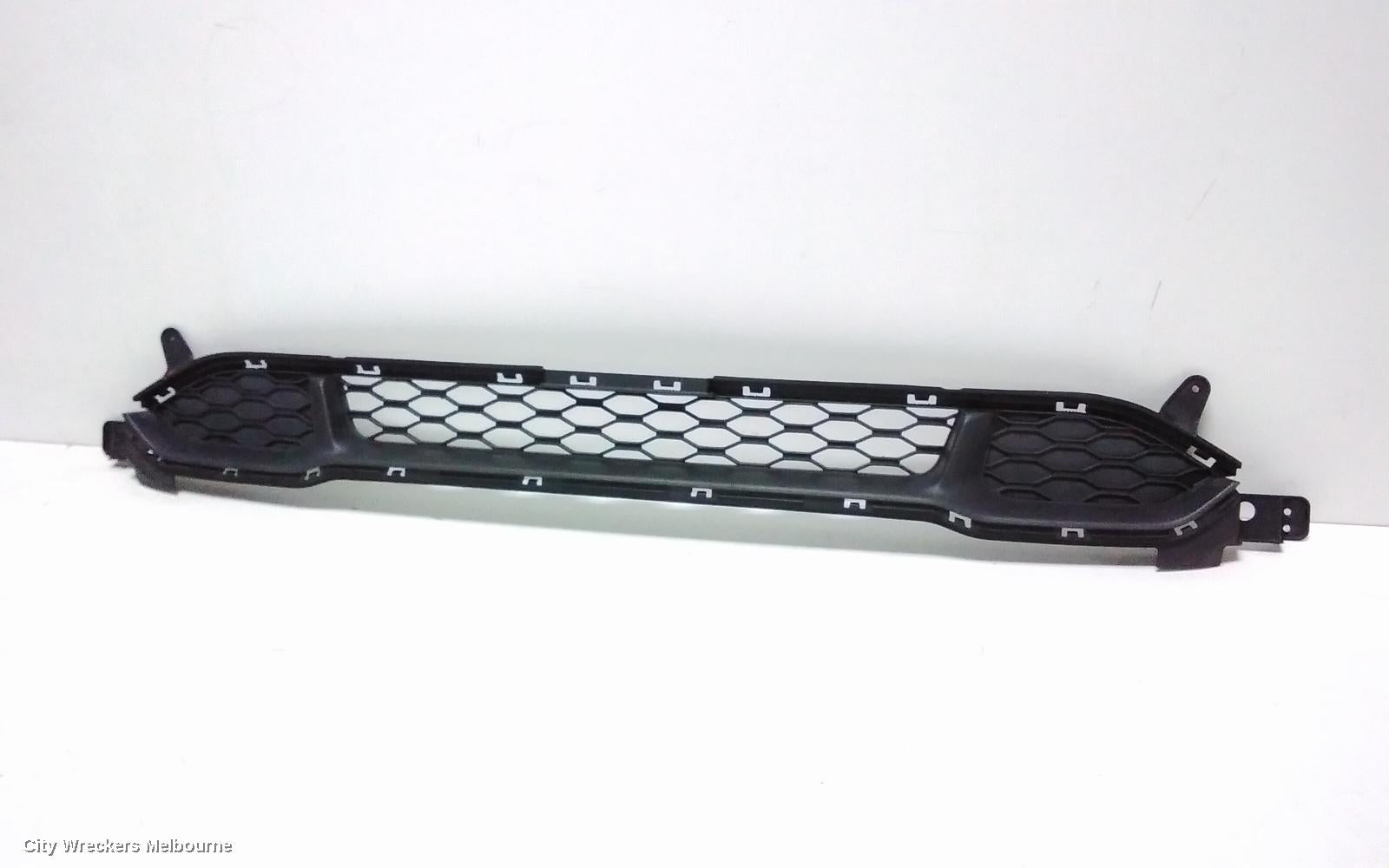 HYUNDAI KONA GRILLE, BUMPER GRILLE (CENTRE), OS, NON FOGLAMP TYPE, 09/2017 - 10/2020 - Image 2