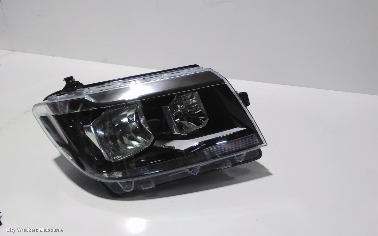 VOLKSWAGEN CRAFTER RIGHT HEADLAMP, SY1, HALOGEN TYPE, 08/2017 ONWARDS - Image 2