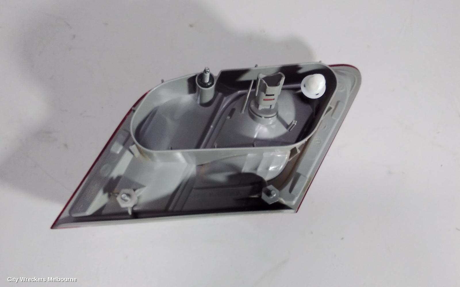 TOYOTA CAMRY REAR GARNISH, BOOTLID LAMP (RH SIDE), HYBRID, LED TYPE, AHV40, 12/2009 - 11/2011 - Image 2
