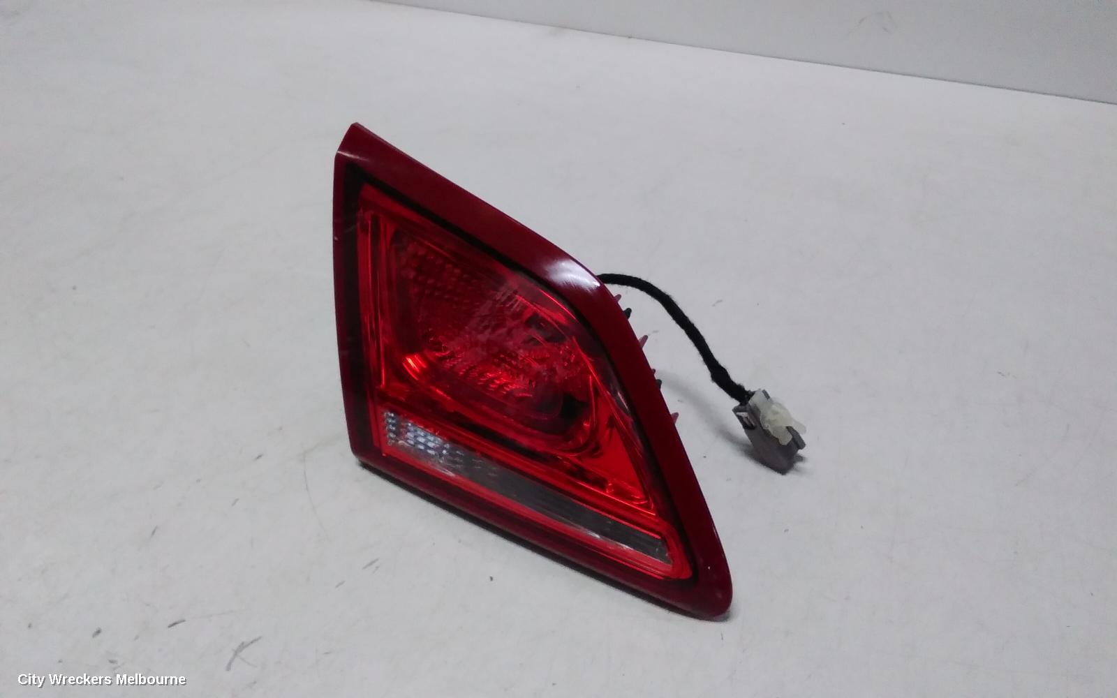 HOLDEN COMMODORE REAR GARNISH, BOOTLID LAMP (LH SIDE), VF, SEDAN, CLEAR TYPE, EVOKE/SV6/SS/INTERNATIONAL, 05/2013 - 12/2017 - Image 3