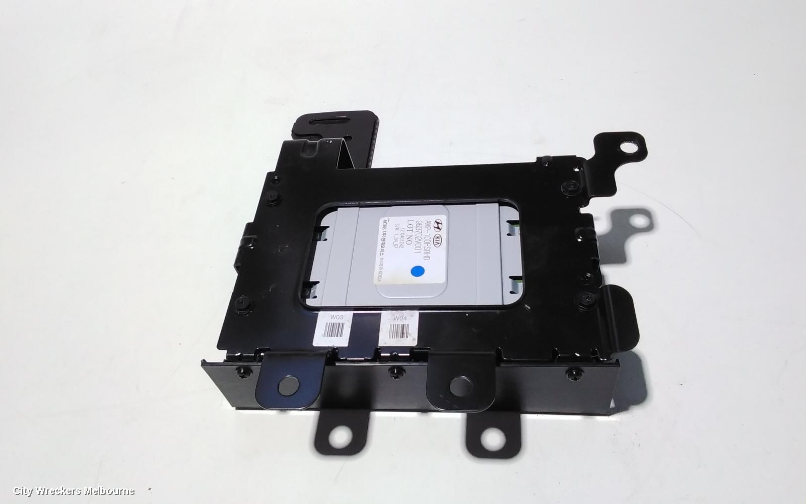 HYUNDAI VELOSTER RADIO/CD/DVD/SAT/TV, AMPLIFIER, FS, 12/2011 - 02/2018 - Image 2