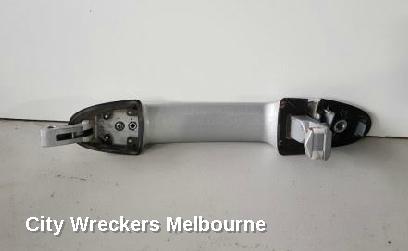 HYUNDAI SANTA FE DOOR HANDLE, OUTER, LH REAR/RH REAR, NON-CHROME INSERT TYPE, CM, 11/2005 - 06/2012 - Image 2