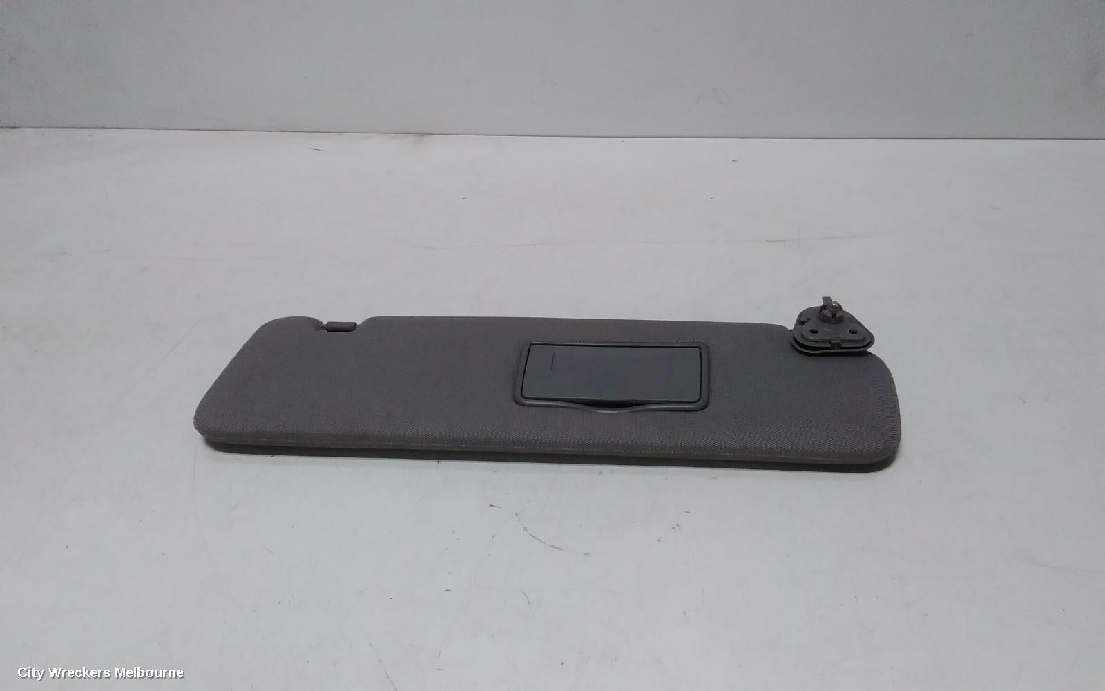LDV G10 SUNVISOR, SV7A, RH SIDE, W/ MIRROR TYPE, WAGON, 04/2015 - 08/2022 - Image 1