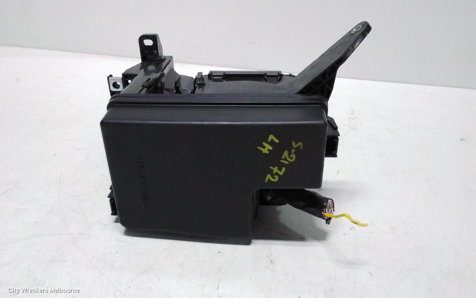 TOYOTA RAV4 FUSE BOX, ENGINE BAY, XA40, PETROL, LH SIDE, 12/2012 - 12/2018 - Image 2
