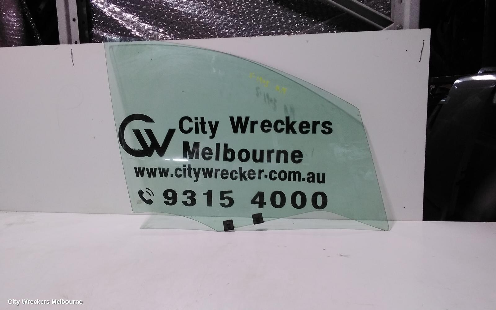 RENAULT CLIO RIGHT FRONT DOOR WINDOW, X98, 09/2013 - 10/2019 - Image 1
