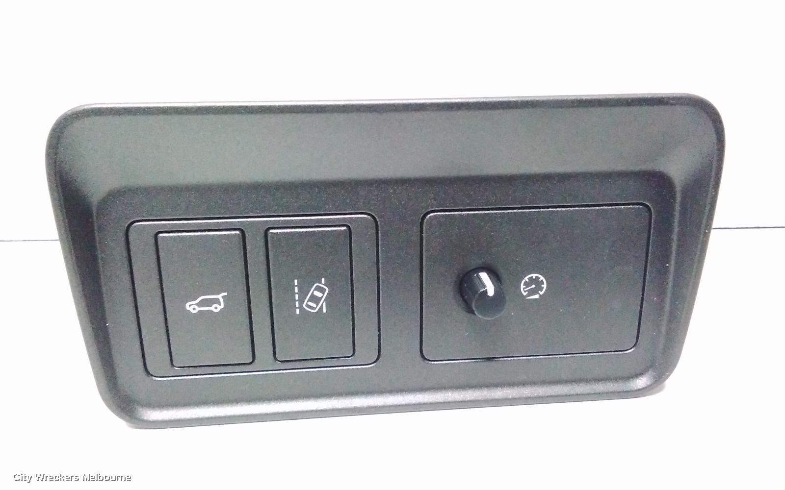 LAND ROVER RANGEROVER EVOQUE TAILGATE HANDLE, L538, 11/2011 - 01/2019 - Image 2