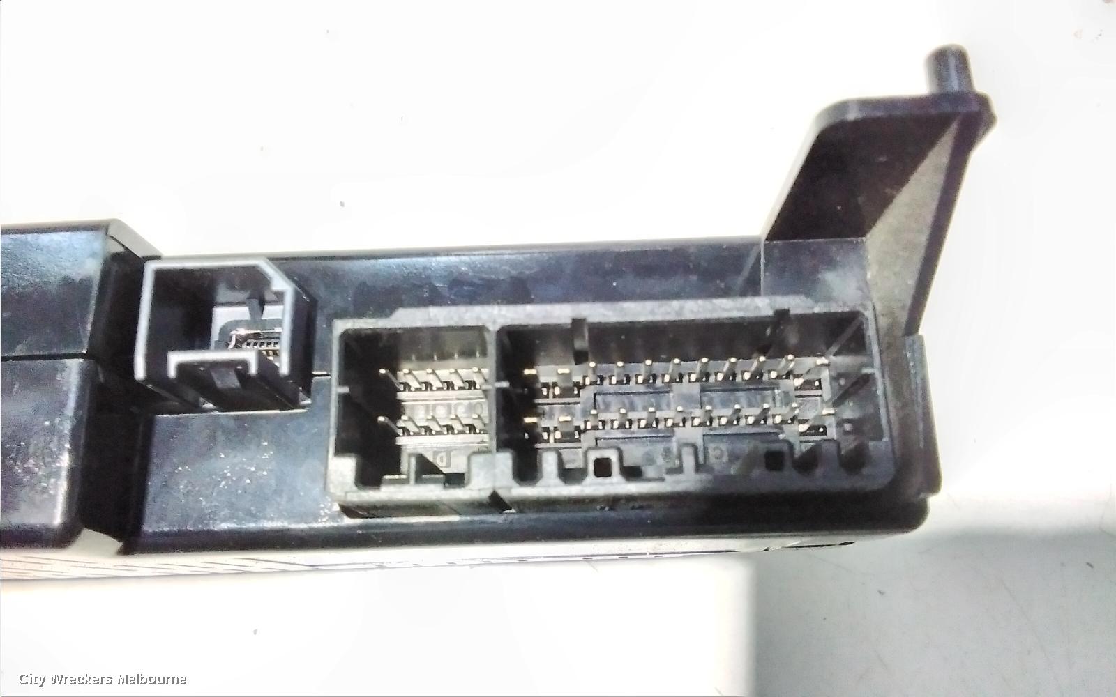 CHRYSLER 300C ECU, BLUETOOTH MODULE, LX, 07/2012 ONWARDS - Image 3