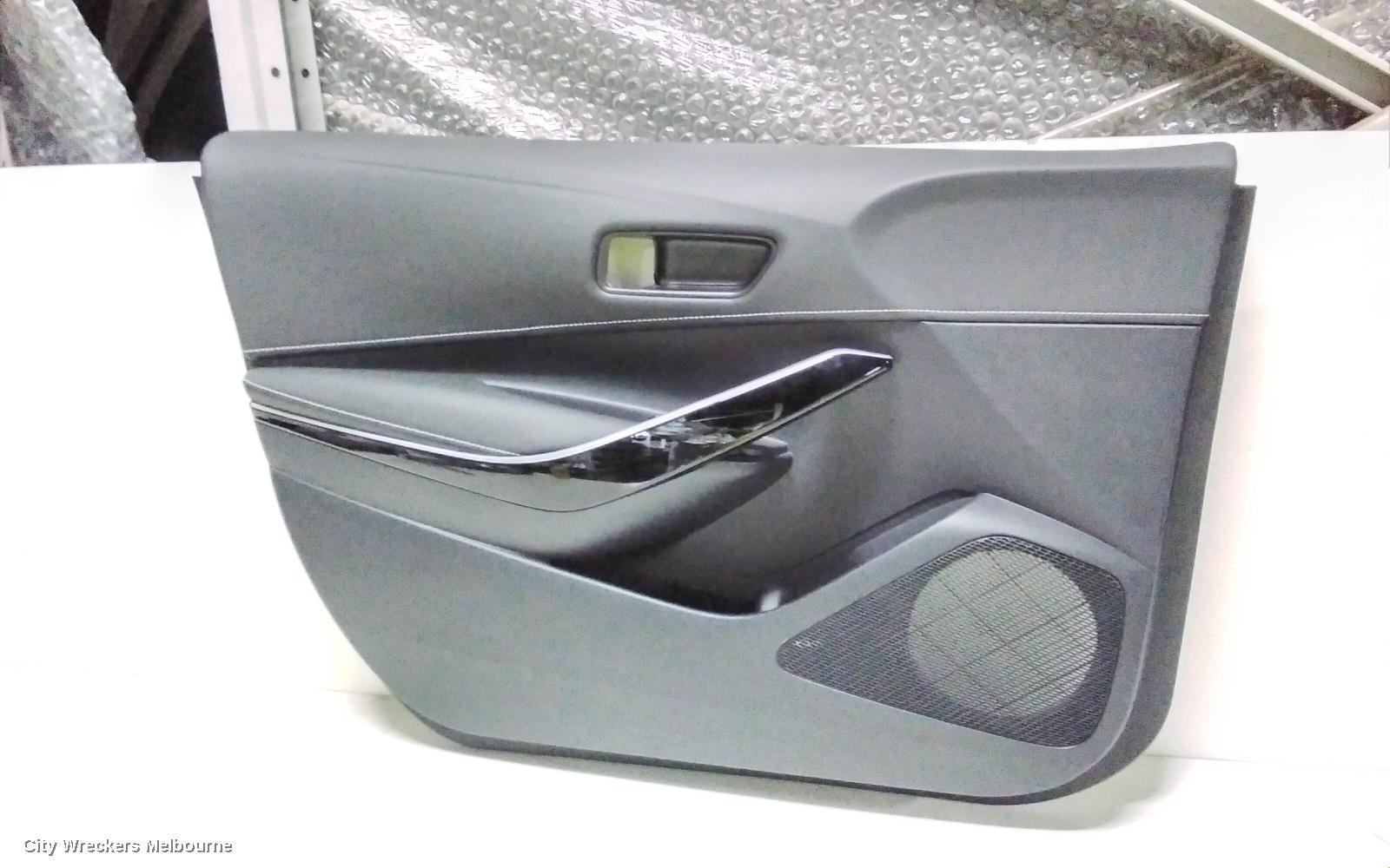TOYOTA COROLLA DOOR TRIM, ZWE219R, LH FRONT, HATCH, 07/2018 ONWARDS - Image 3