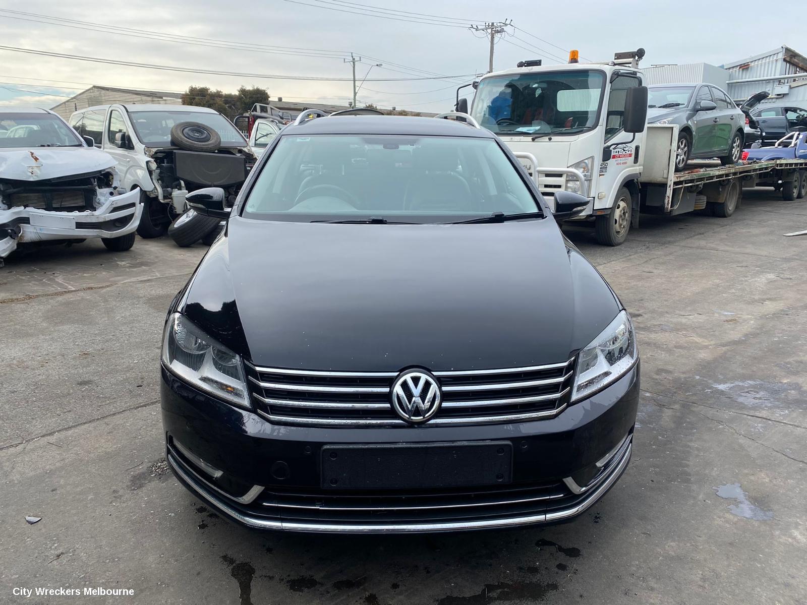 VOLKSWAGEN PASSAT REAR GARNISH, TAILGATE LAMP (LH SIDE), 3C/MK6 B6, WAGON, R36, TINTED TYPE, 03/2008 - 03/2011 - Image 3