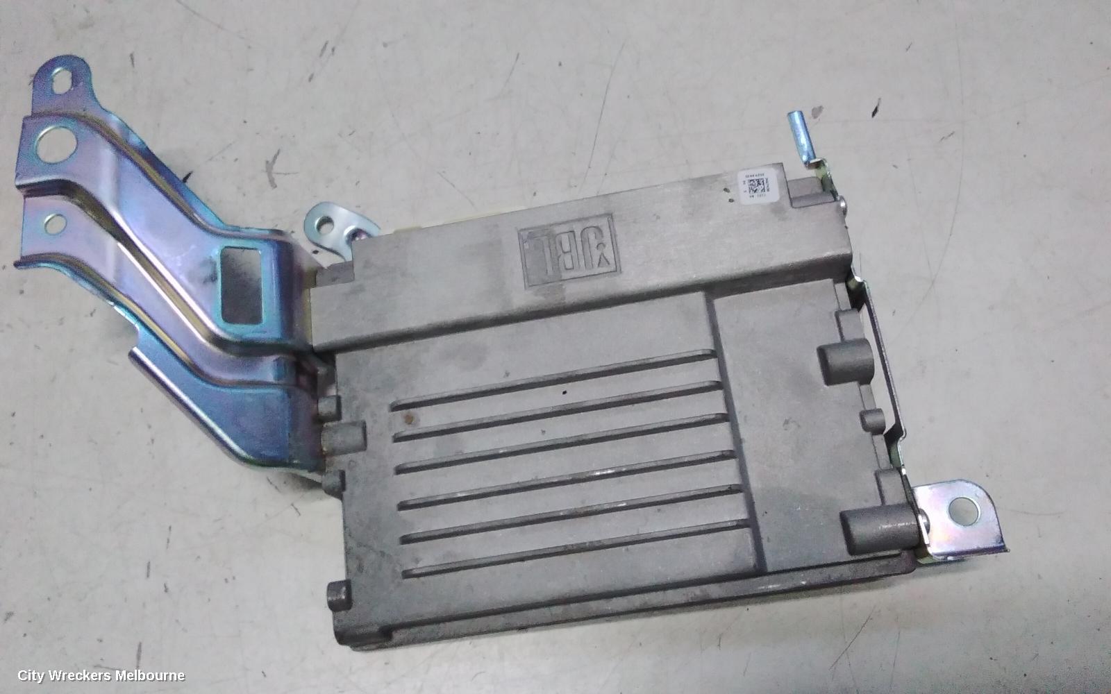 TOYOTA PRIUS RADIO/CD/DVD/SAT/TV, ZVW50R, AMPLIFIER, 02/2016 - 12/2021 - Image 3