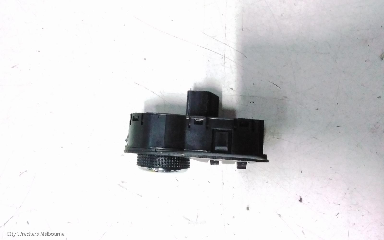 HOLDEN ASTRA COMBINATION SWITCH, BK, HEADLAMP SWTCH, 09/2016 ONWARDS - Image 2