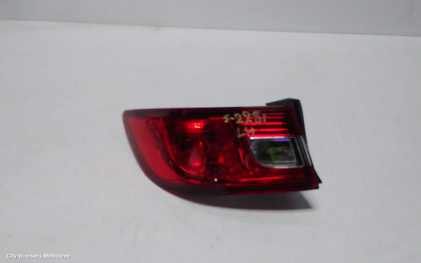 RENAULT CLIO LEFT TAILLIGHT, X98, 09/2013 - 07/2016 - Image 1
