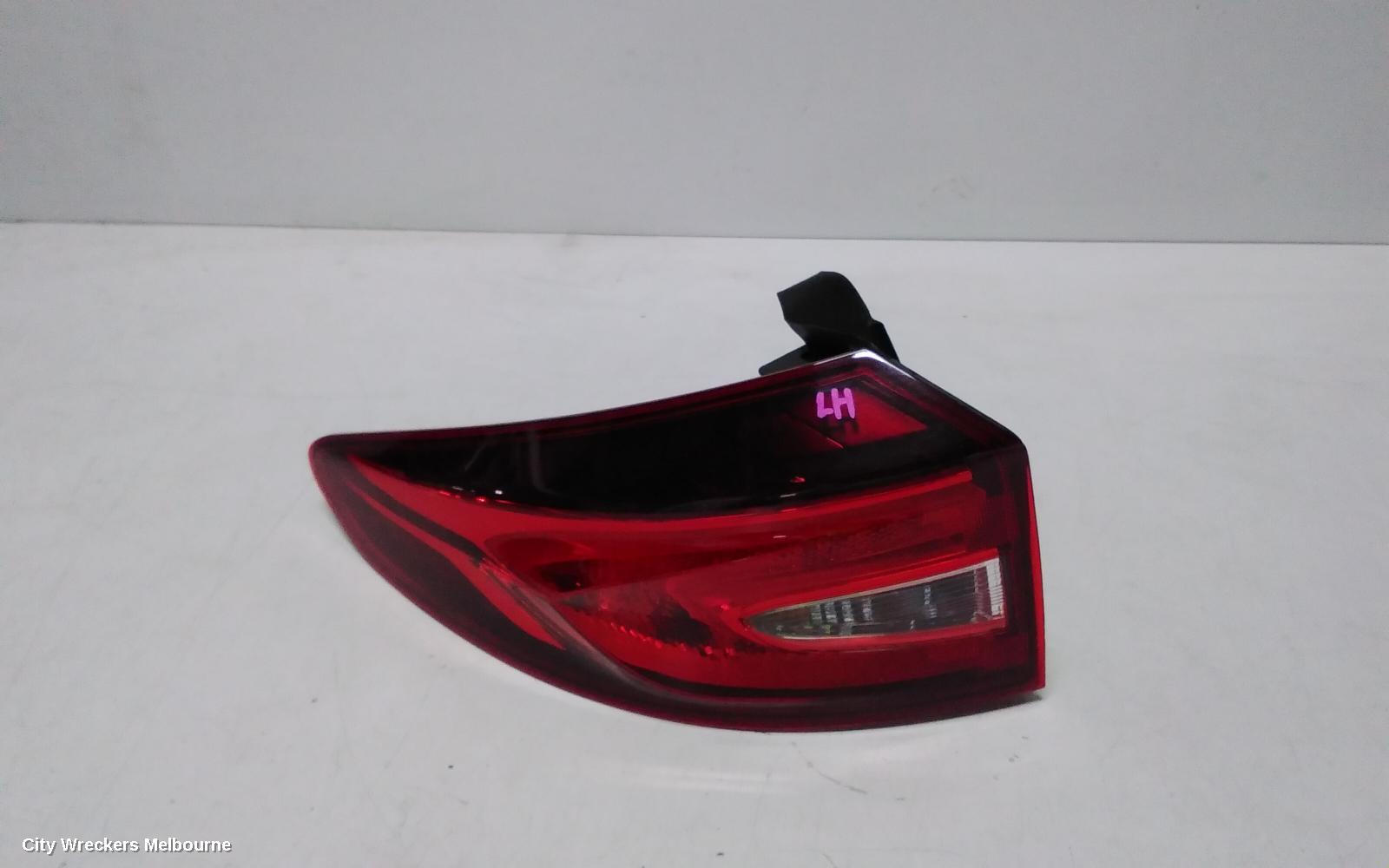 MG GS LEFT TAILLIGHT, IN BODY, SAS2, 09/2016 - 08/2019 - Image 1