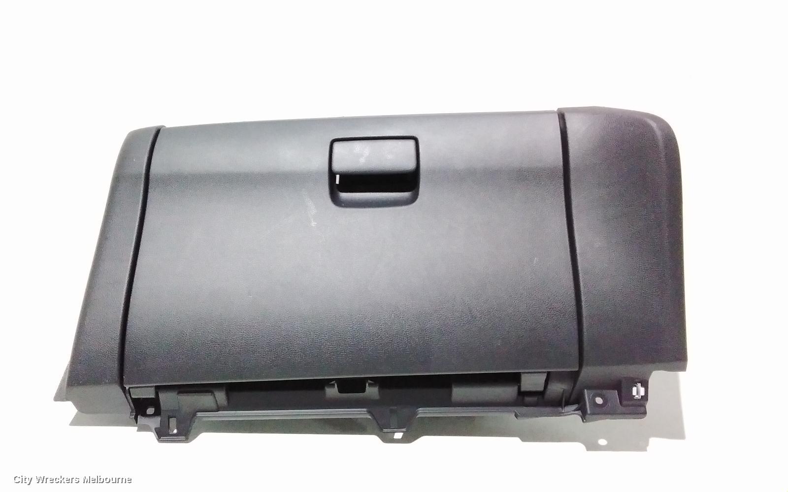 HONDA HRV GLOVE BOX, RU, 12/2014 - 10/2021 - Image 2