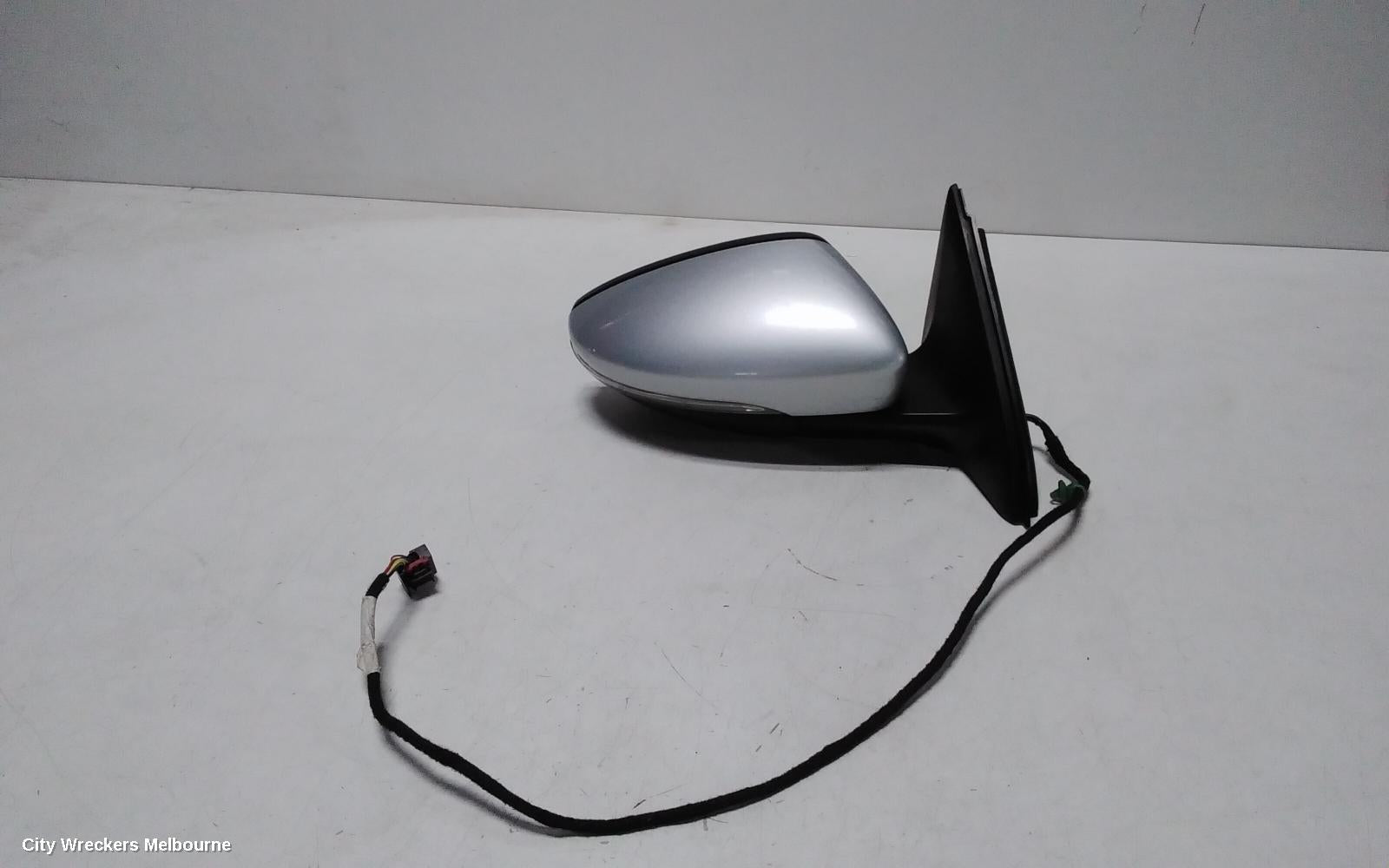 VOLKSWAGEN JETTA RIGHT DOOR MIRROR, 1B, POWER FOLD (6XP CODE), 02/2011 - 10/2014 - Image 1