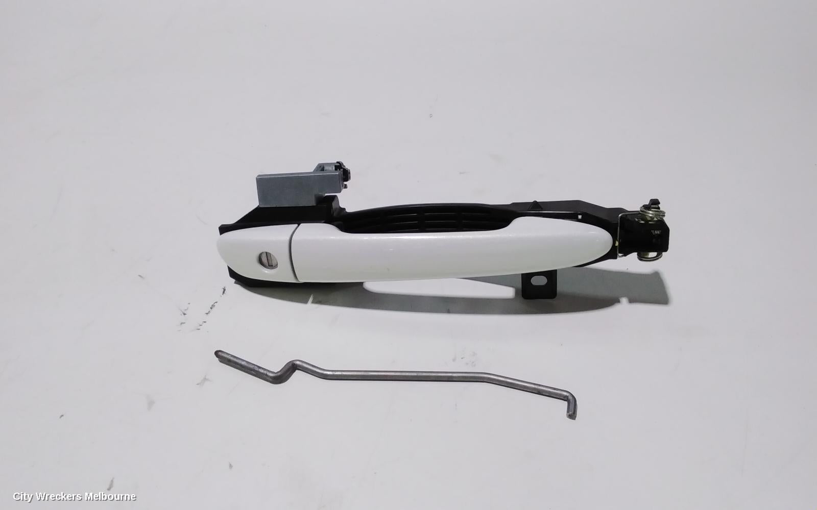 MAZDA CX5 DOOR HANDLE, OUTER, RH FRONT, NON KEYLESS ENTRY BUTTON, KE, 02/2012 - 12/2016 - Image 1