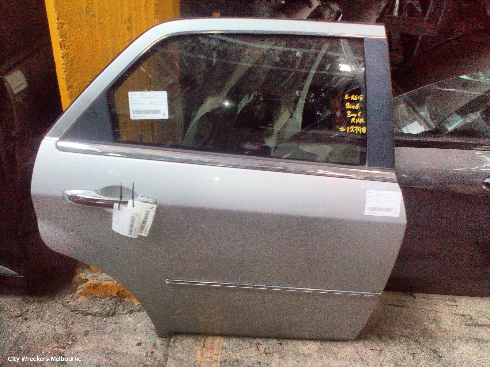 CHRYSLER 300C RIGHT REAR DOOR WINDOW, 11/2005 - 12/2011 - Image 2