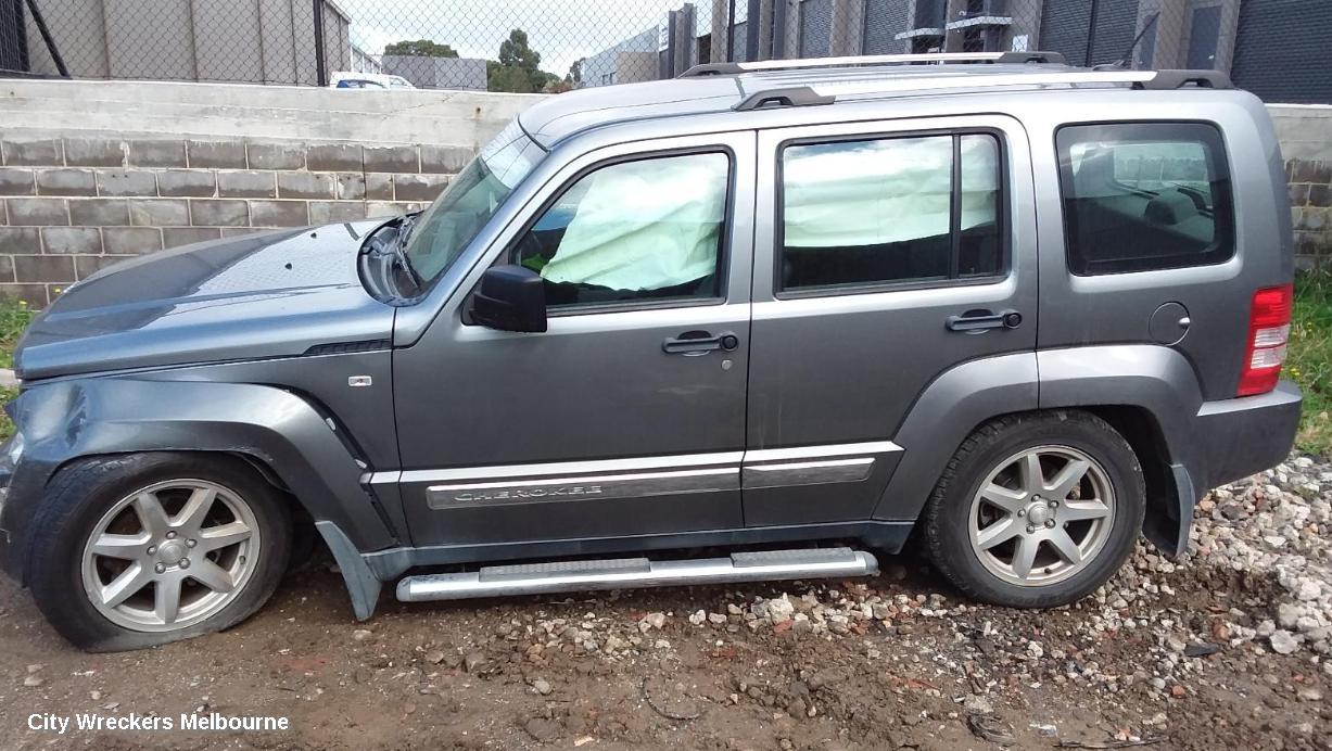 JEEP CHEROKEE LEFT FRONT DOOR, KK, 02/2008 - 10/2012 - Image 3