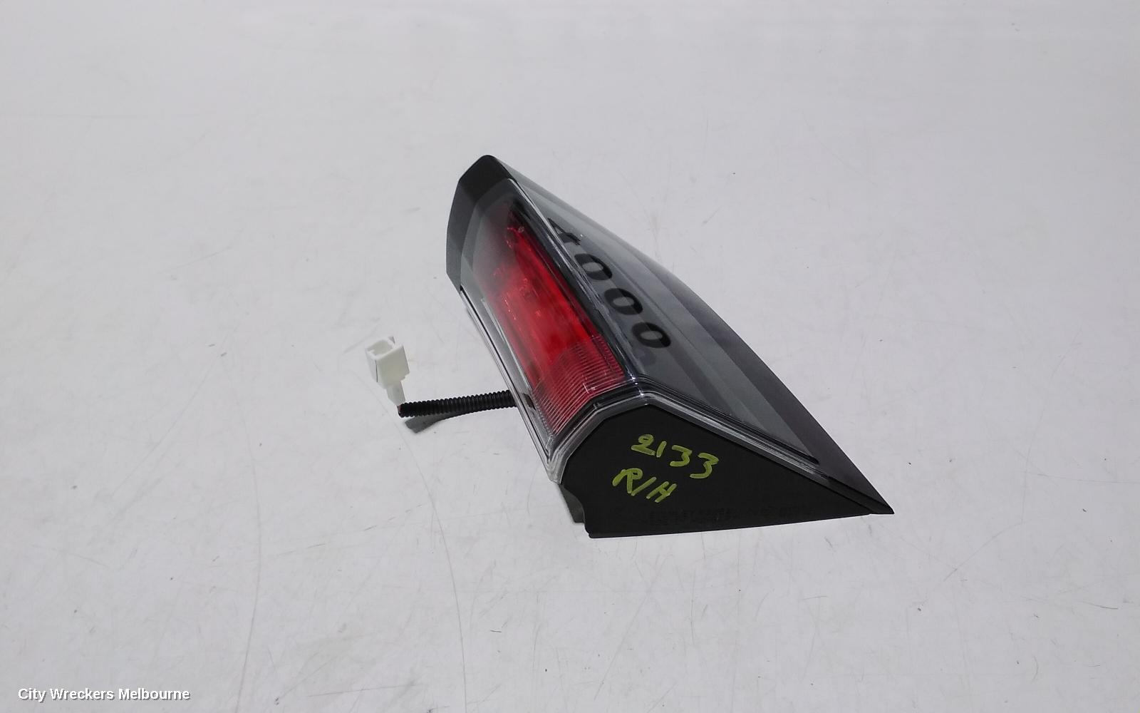 HONDA CIVIC REAR GARNISH, TAILGATE LAMP (RH SIDE), 10TH GEN, HATCH, 02/2017 - 08/2021 - Image 3