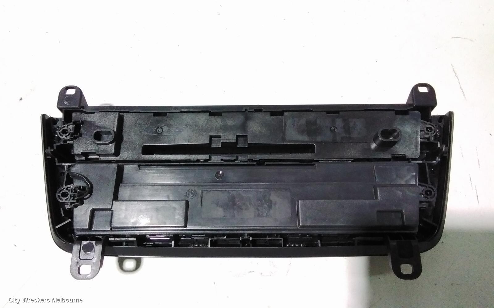 BMW 3 SERIES HEATER/AC CONTROLS, F30/F31/F34, BLACK TRIM, NON HEATED SEATS TYPE, 11/2011 - 06/2015 - Image 3