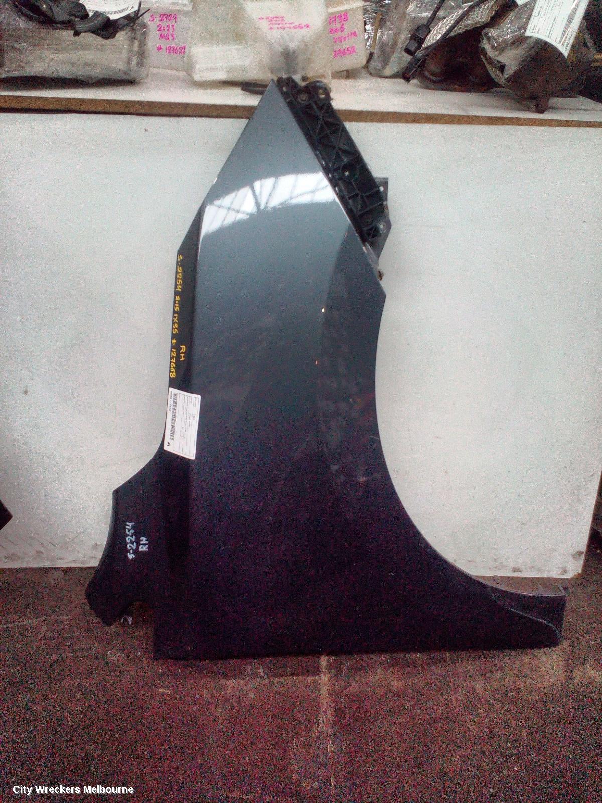 HYUNDAI IX35 RIGHT GUARD, LM SERIES, NON FLASHER TYPE, 11/2009 - 01/2016 - Image 1