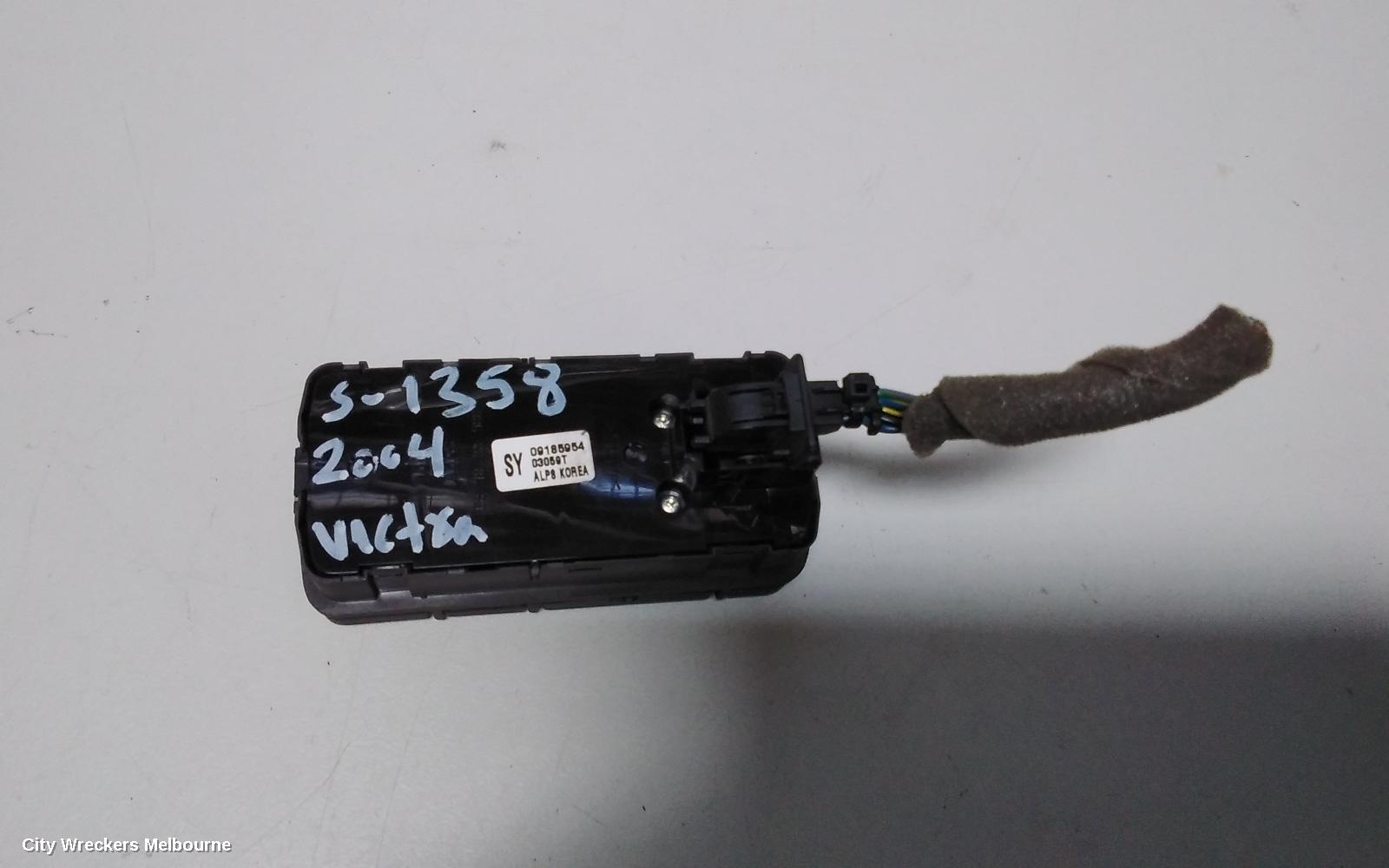 HOLDEN VECTRA PWR DR WIND SWITCH, RH FRONT (MASTER SWITCH), ZC, 03/2003 - 12/2006 - Image 2