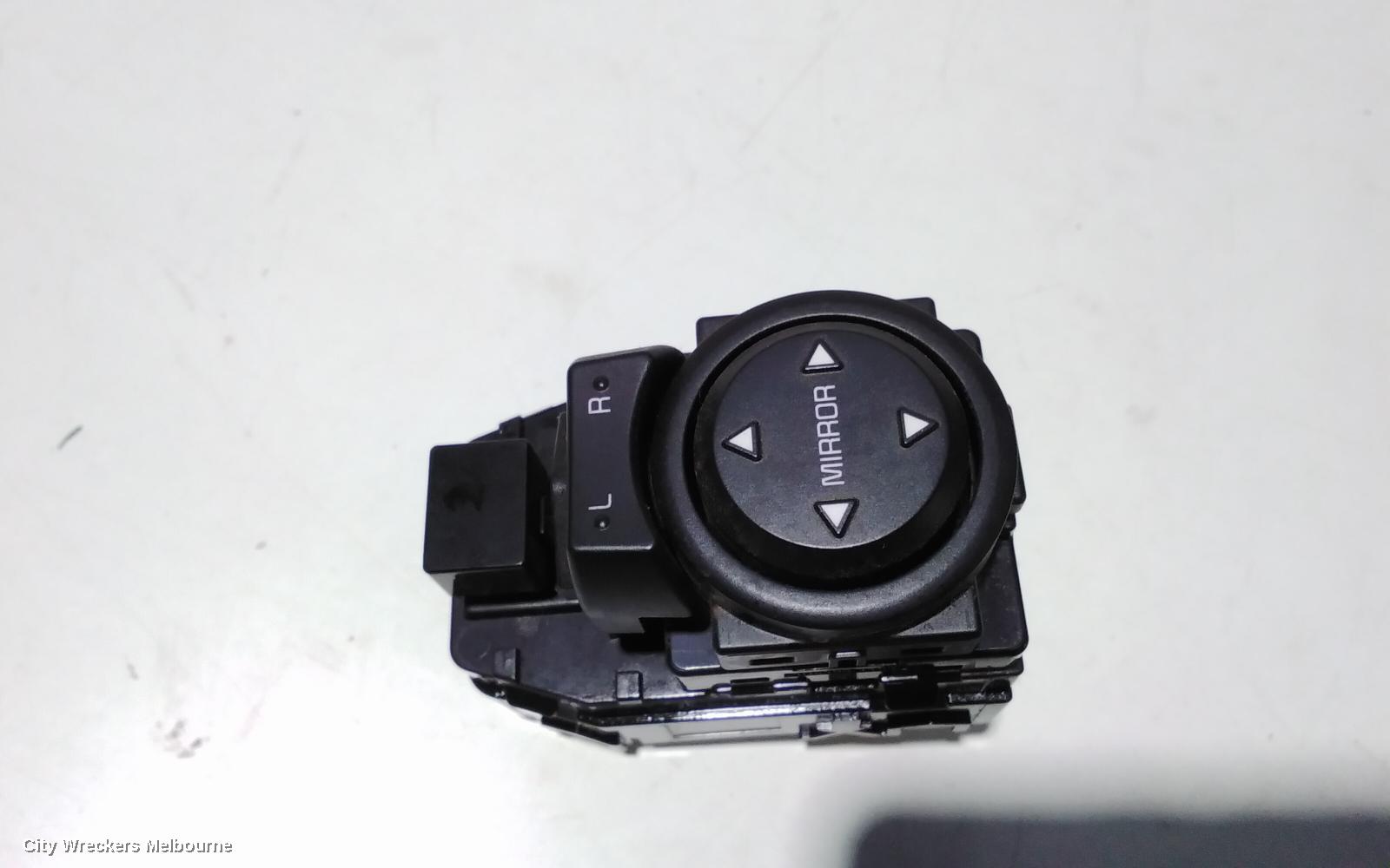KIA RIO, YB, 12/2016 - 06/2023, MIRROR SWITCH: 88653 - Image 1
